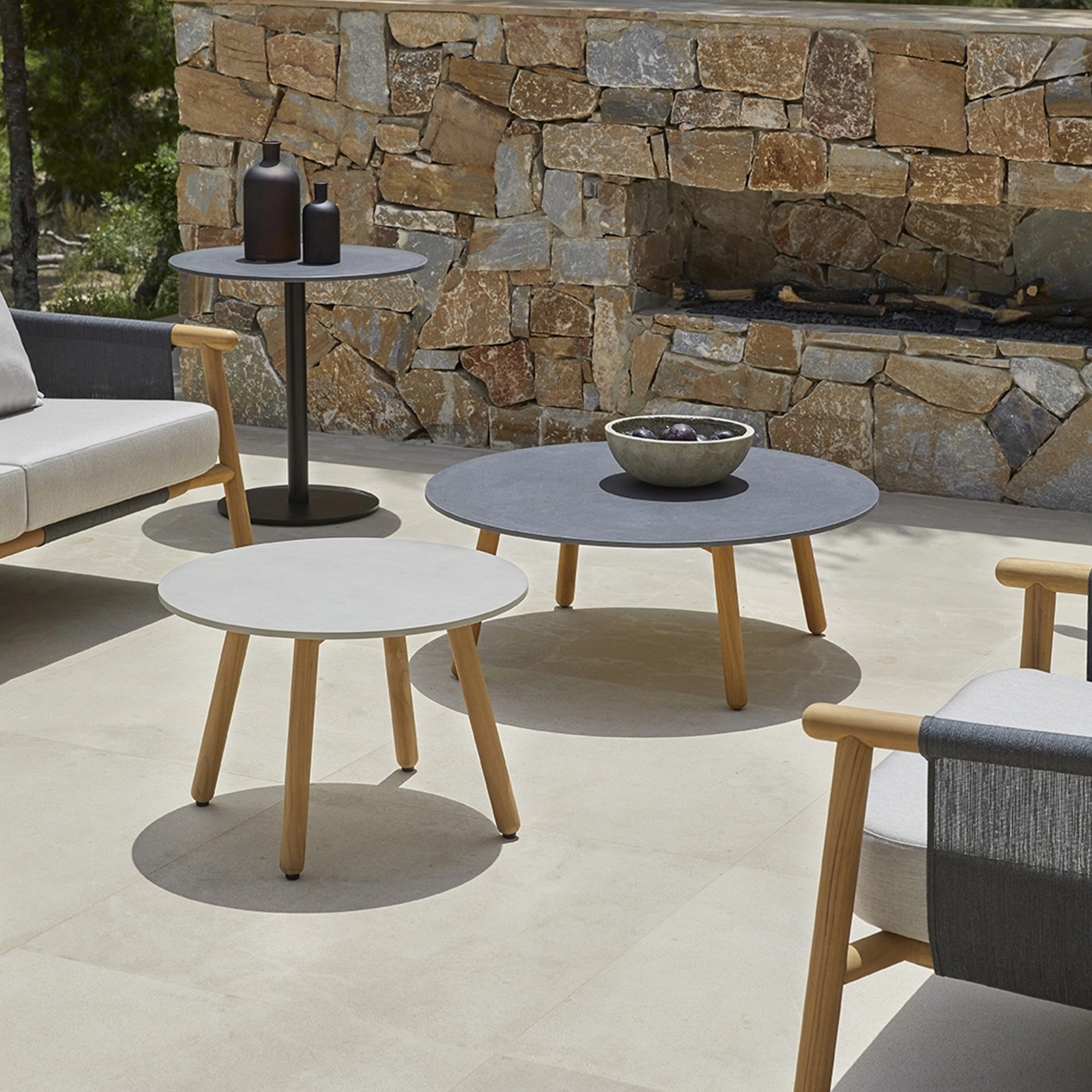 Round Outdoor Auxiliar Table by Point gallery detail image