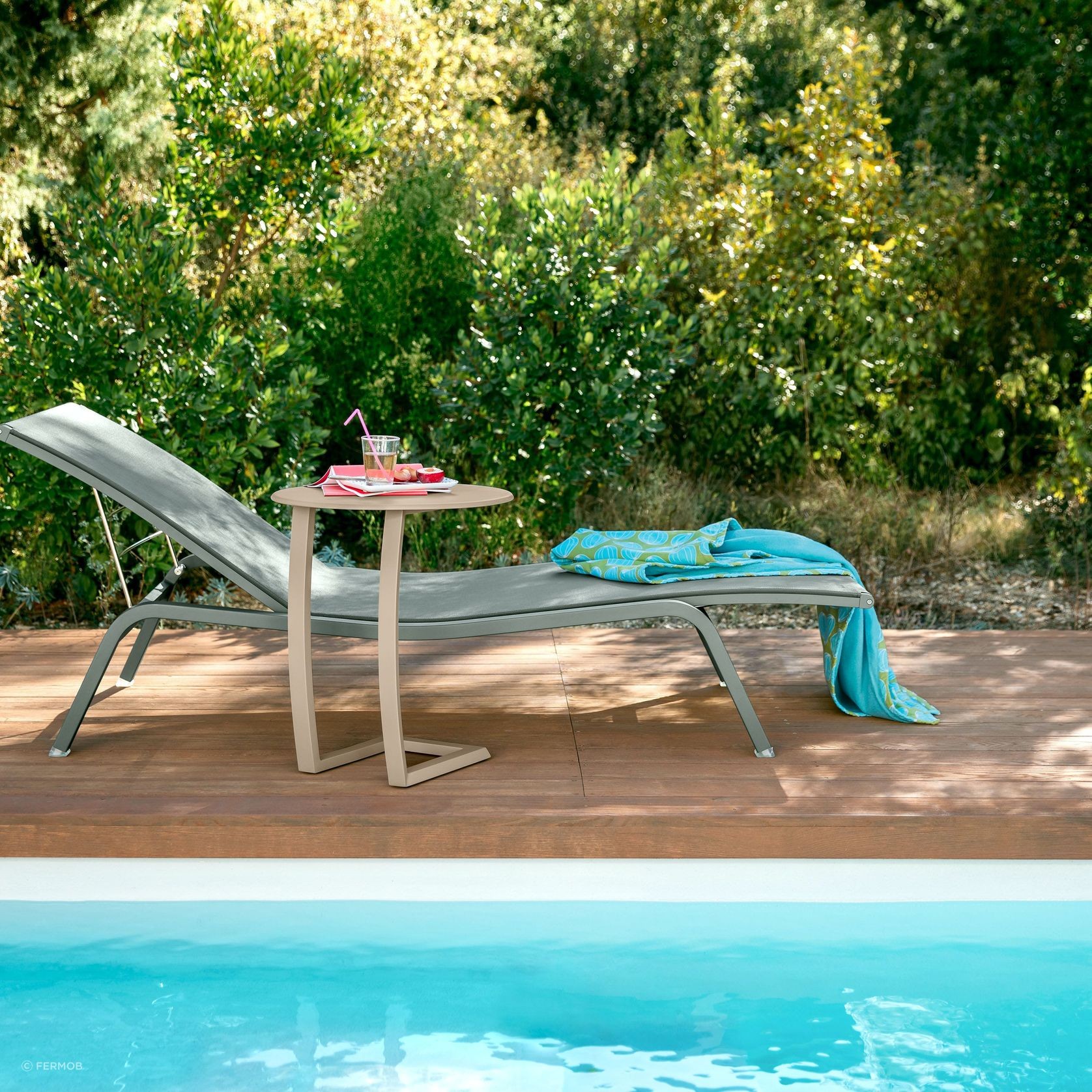 Alize Offset Low Table by Fermob gallery detail image