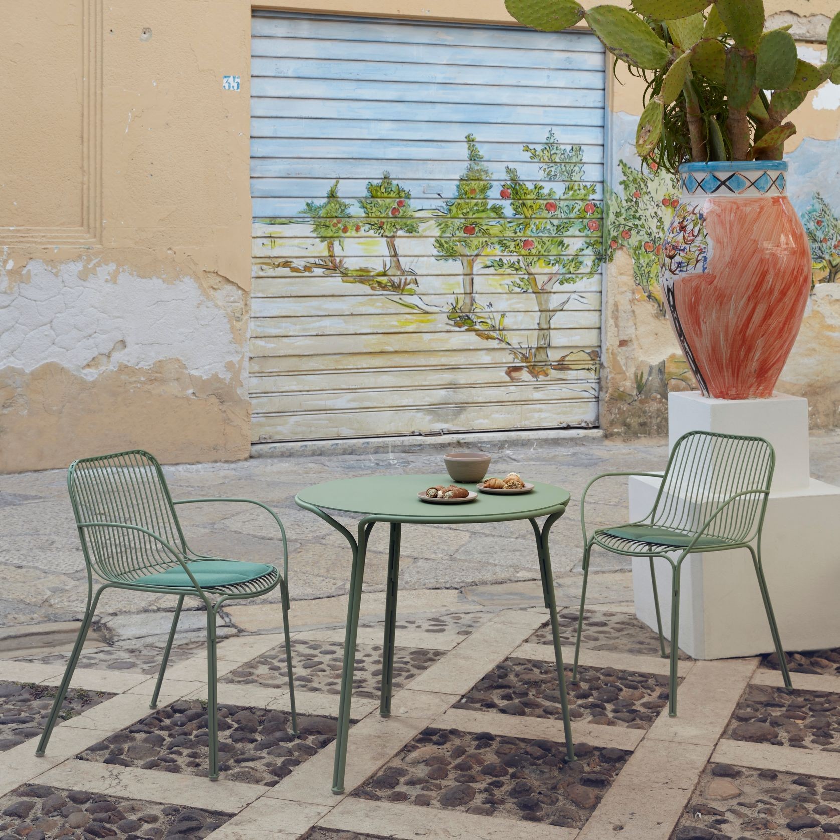 HiRay Table gallery detail image