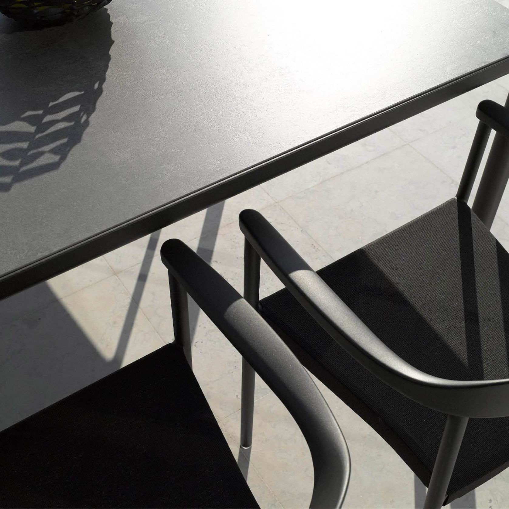 Illum | Tables gallery detail image