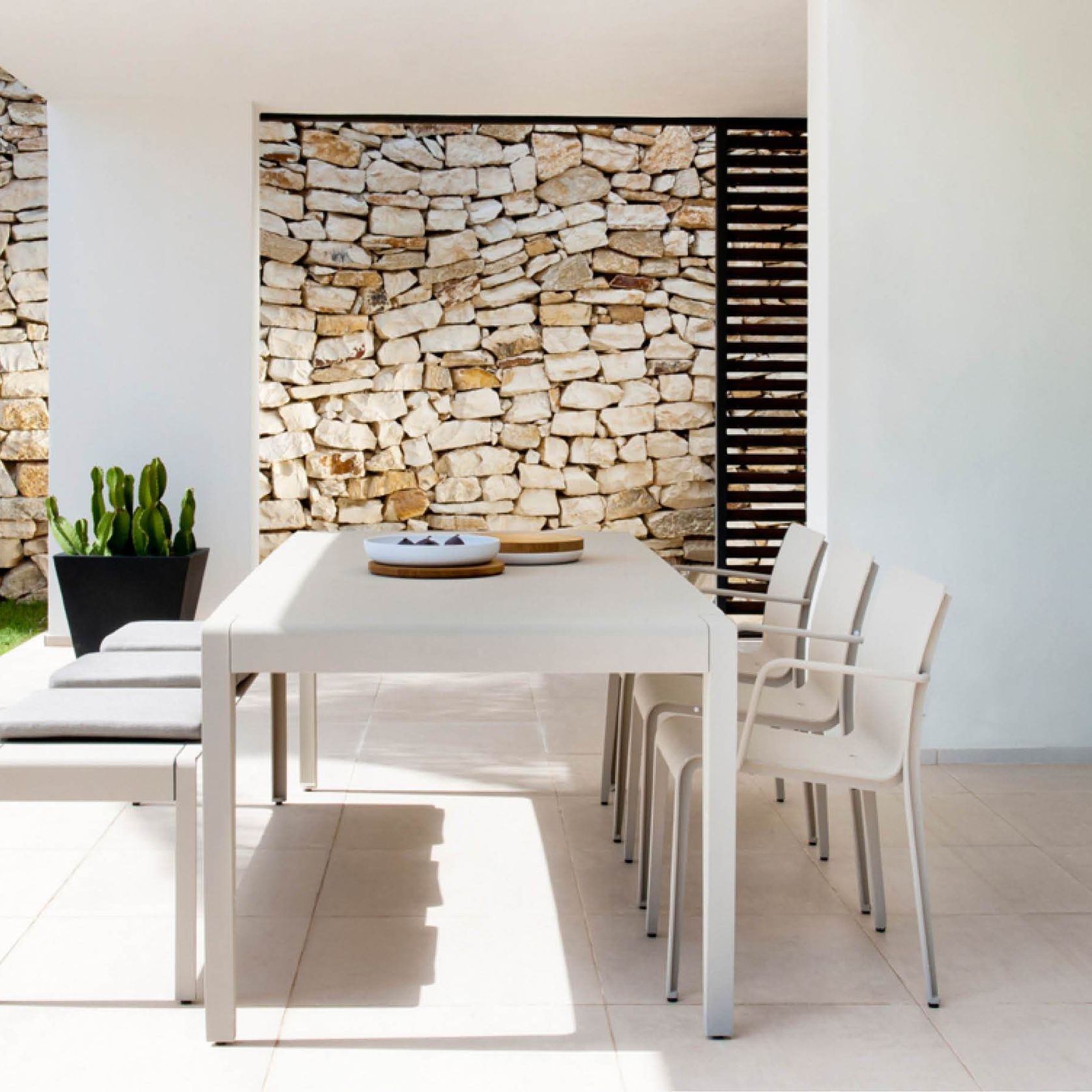Mirthe | Tables gallery detail image