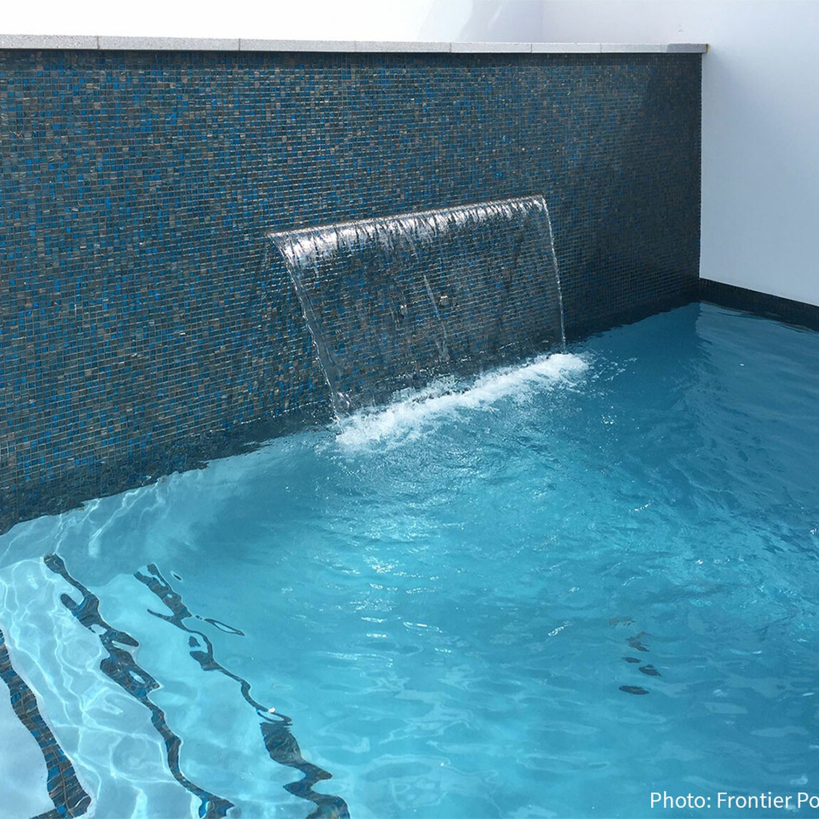 Bisazza Custom Glass Mosiac Pool Tiles gallery detail image