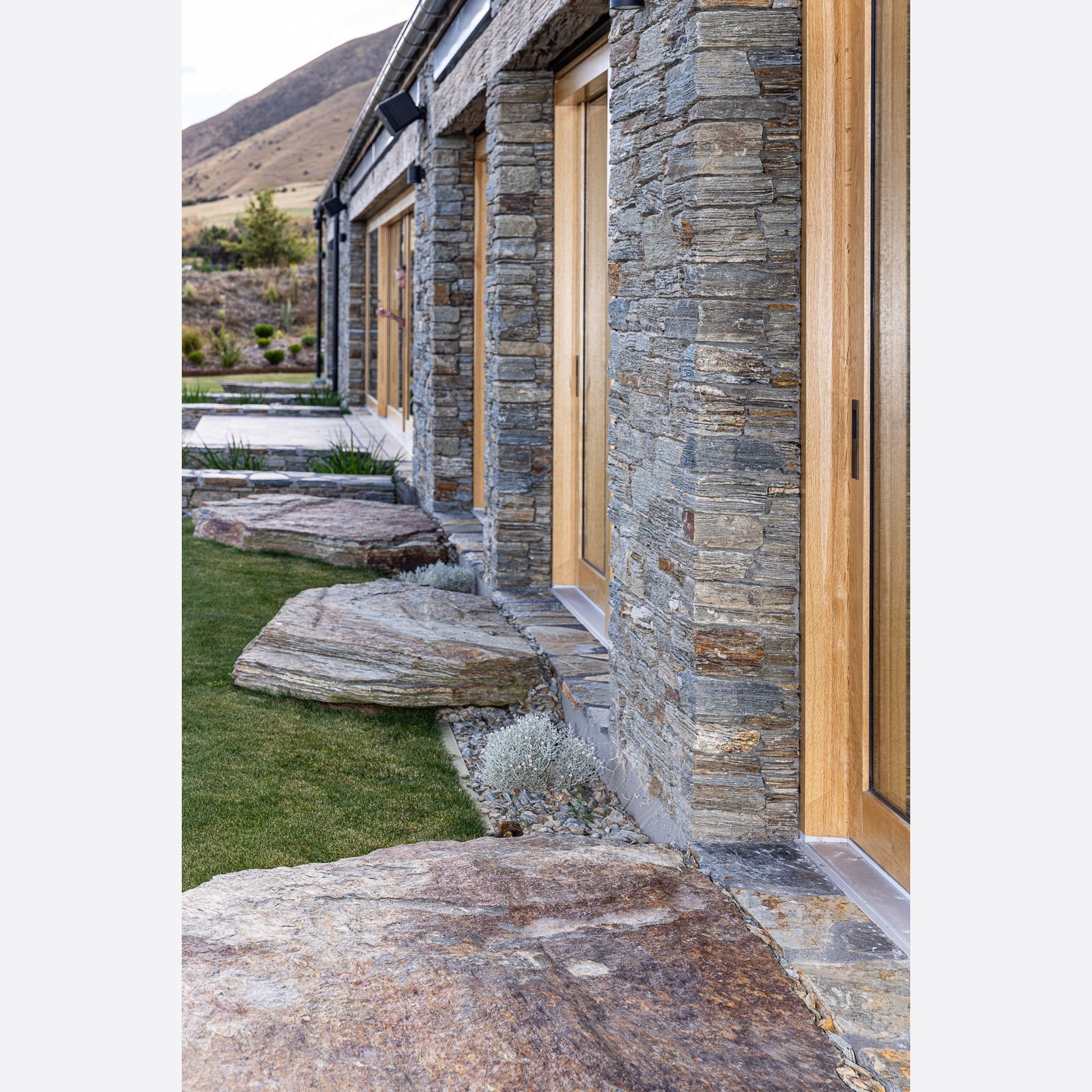 Flagstones and Large Format Paving gallery detail image