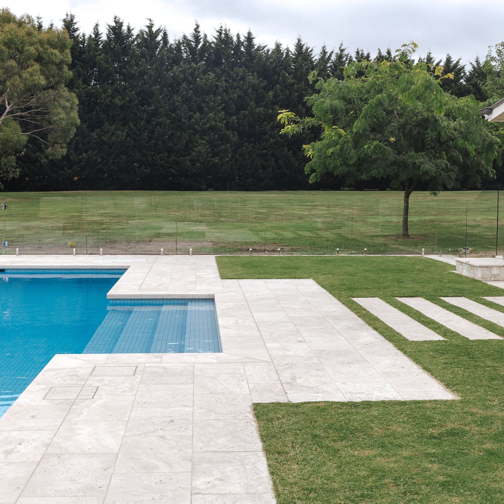 Premium Classic Travertine Coping gallery detail image