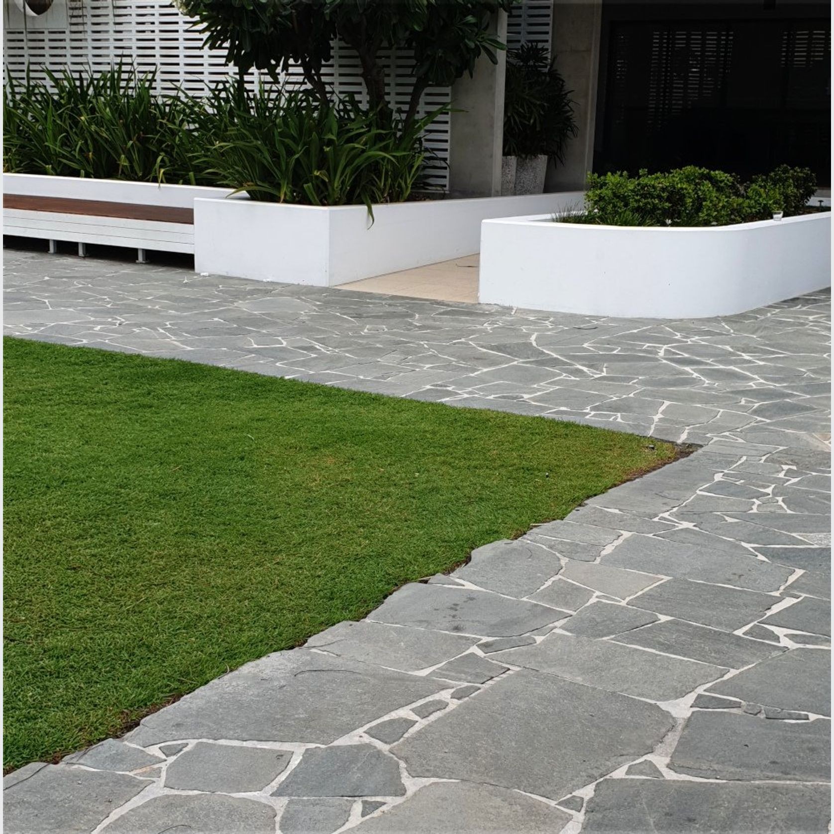 Stoneyard Viale Crazy Pave - Grey Blend gallery detail image