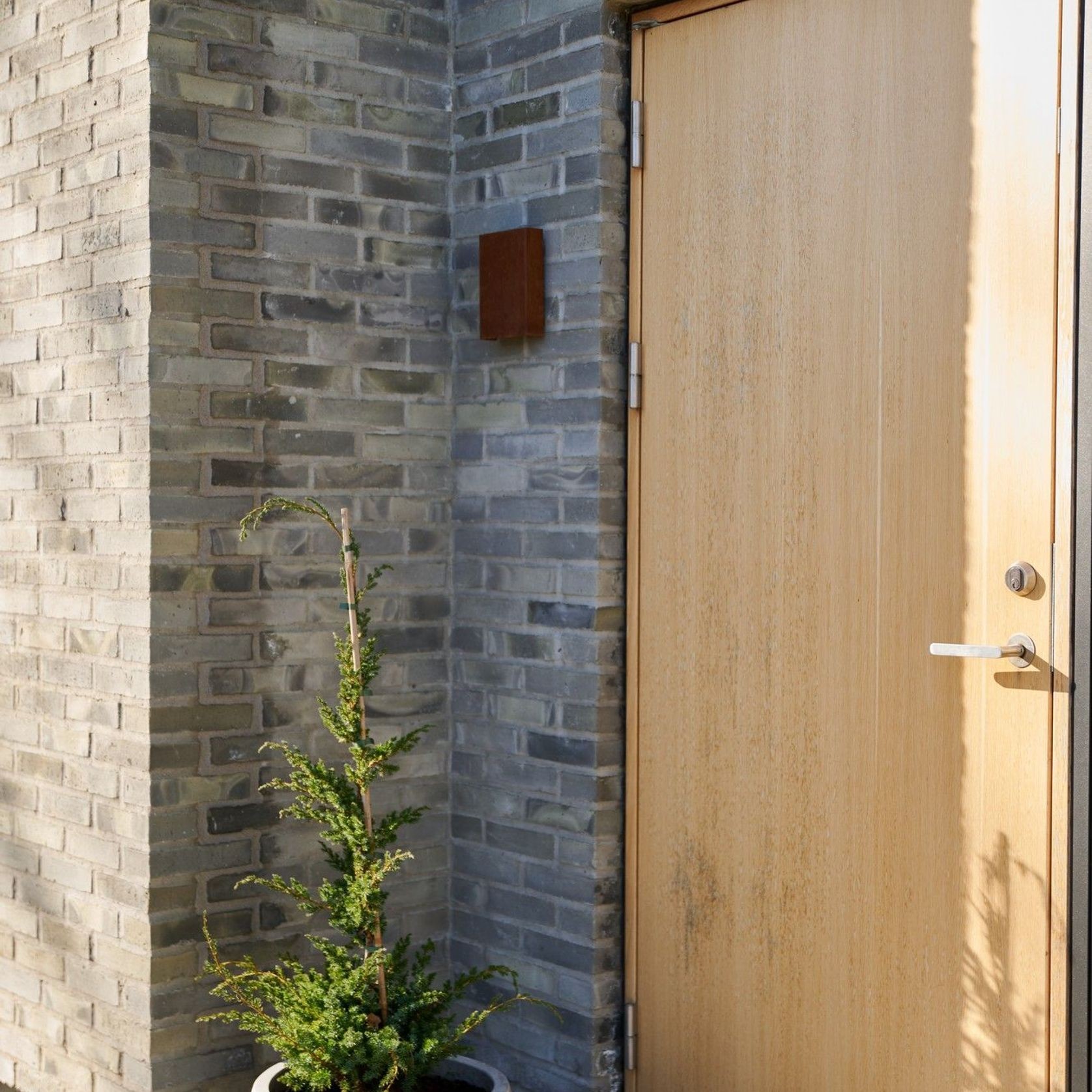 Fold 15 Outdoor Wall Light gallery detail image