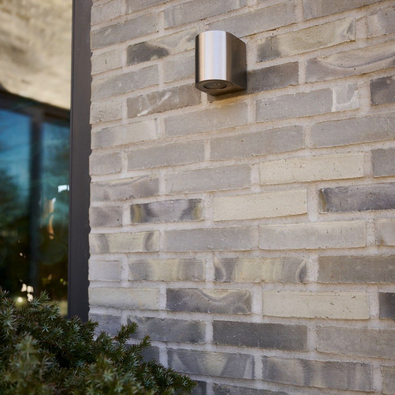 Canto 2 LED Wall Light gallery detail image