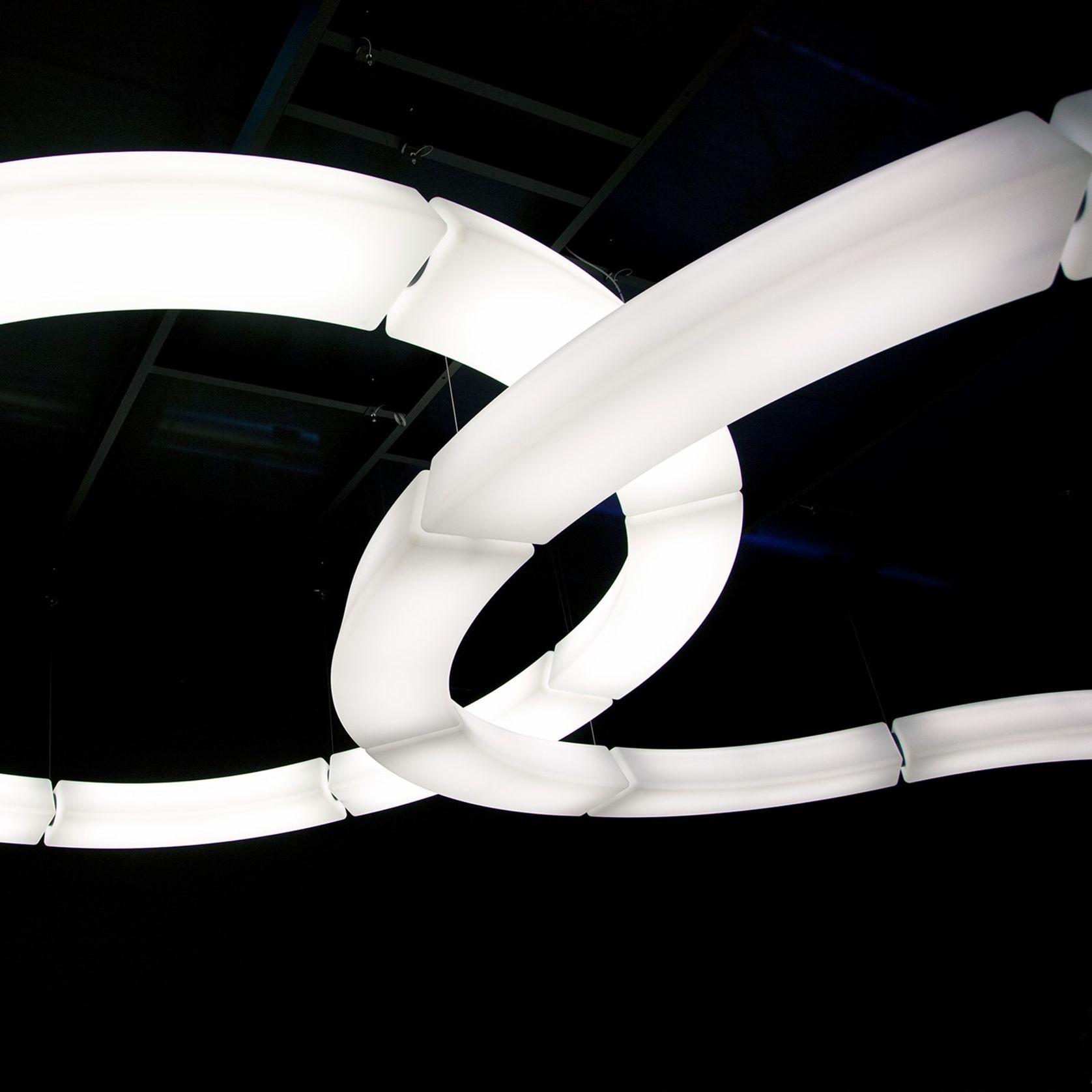 Martinelli Luce Circular Pol XL Pendant Light gallery detail image