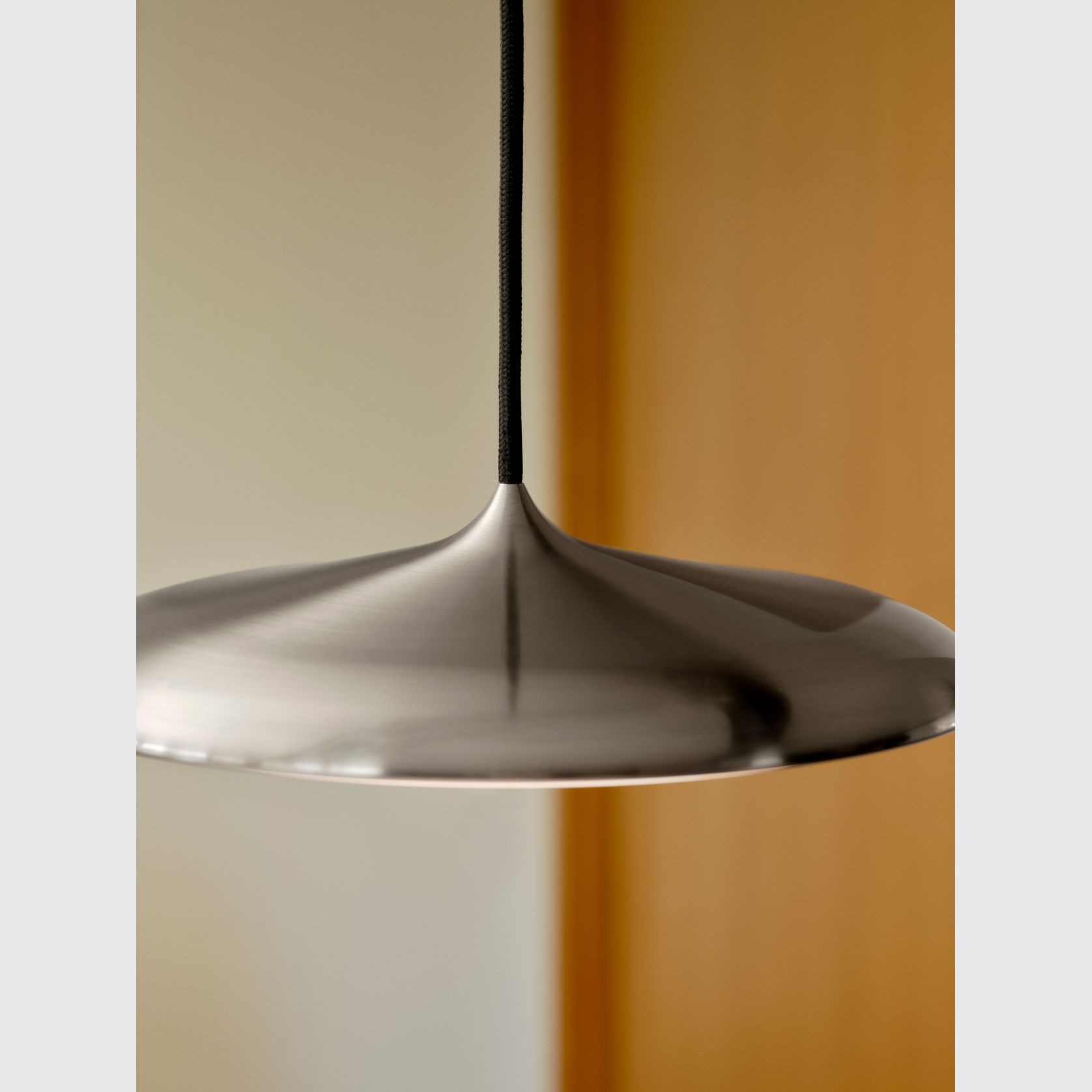 Artist 25 Pendant Light gallery detail image
