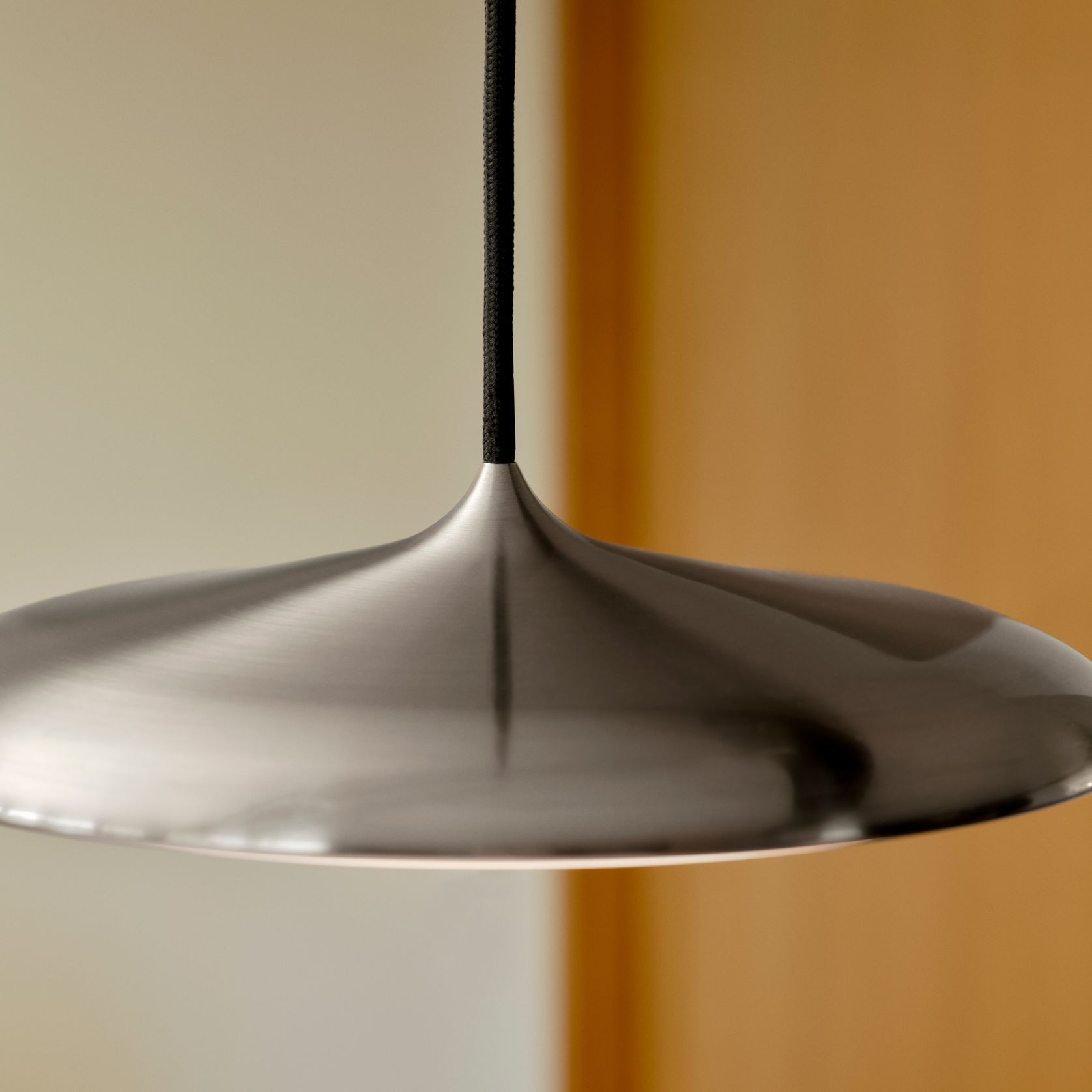 Artist 25 Pendant Light gallery detail image