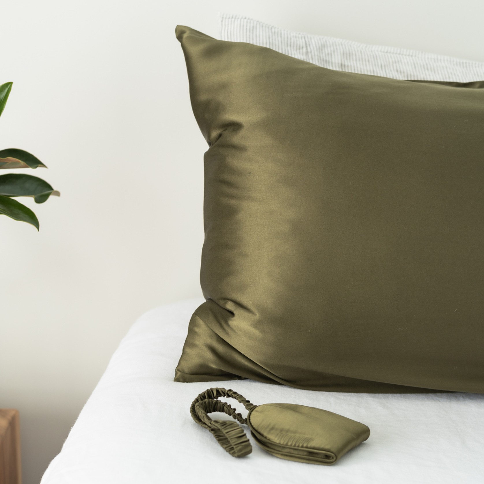 100% Pure Silk Gift Set- Olive gallery detail image