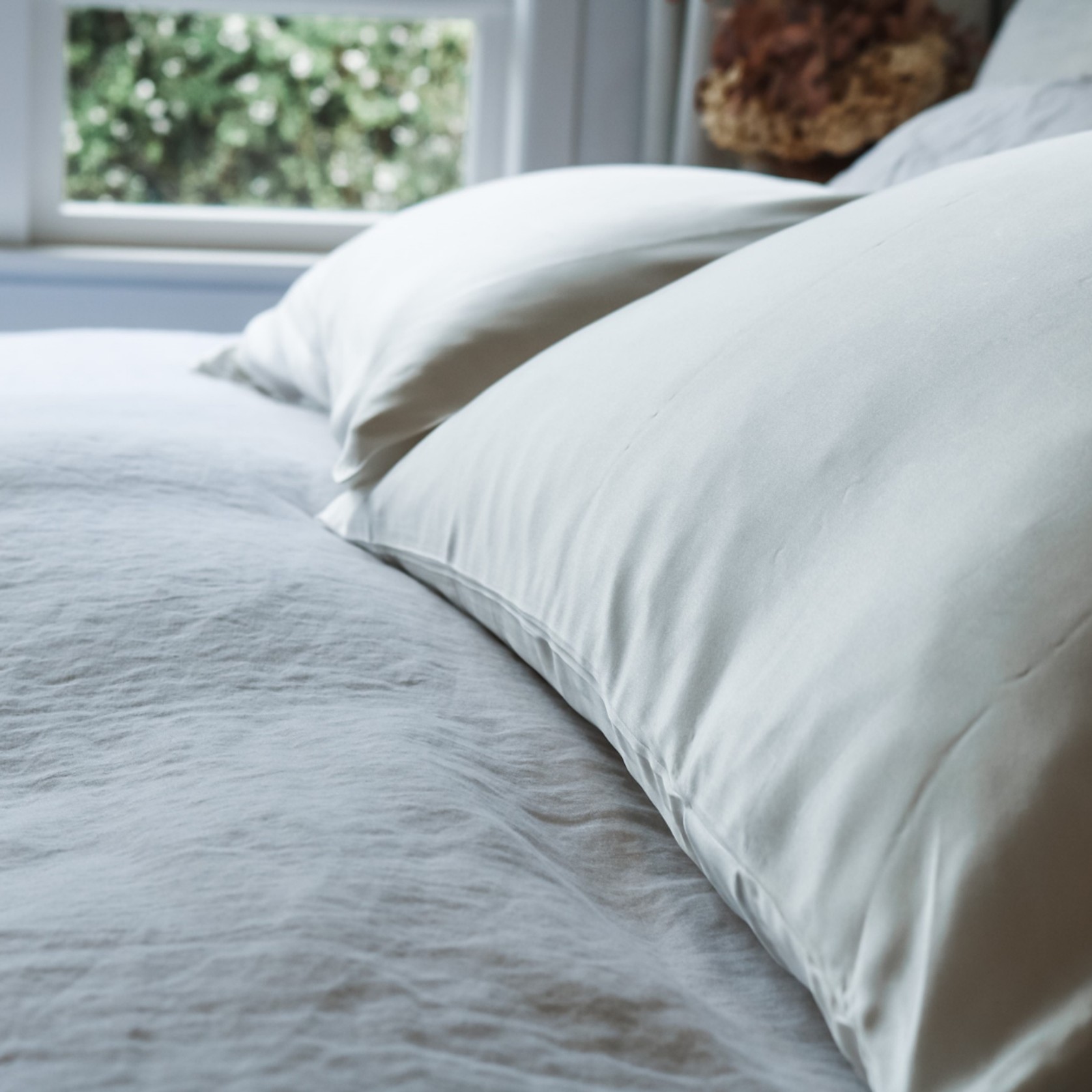 100% Pure Silk Pillowcase Pair - Milk gallery detail image