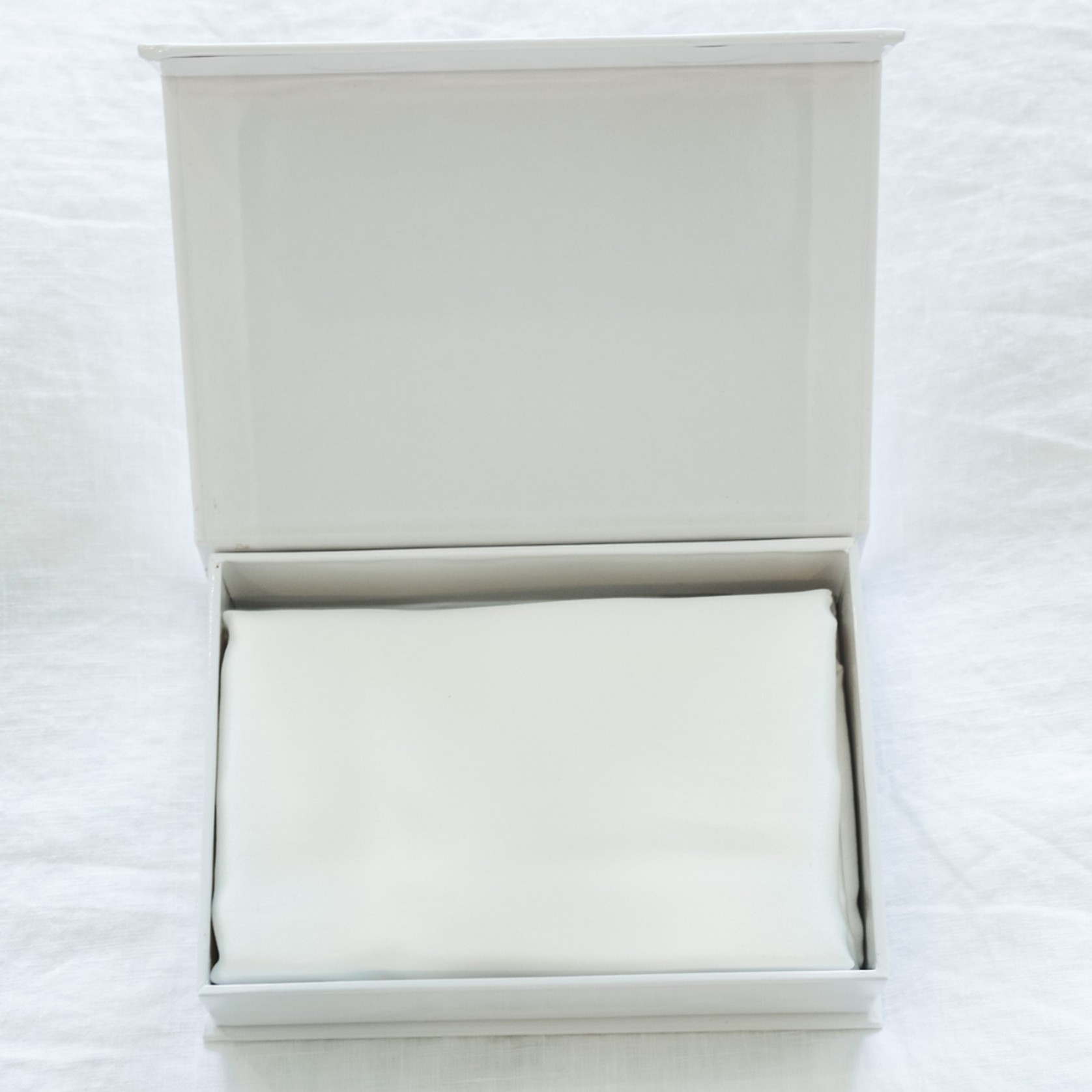 100% Pure Silk Pillowcase - Clean White gallery detail image