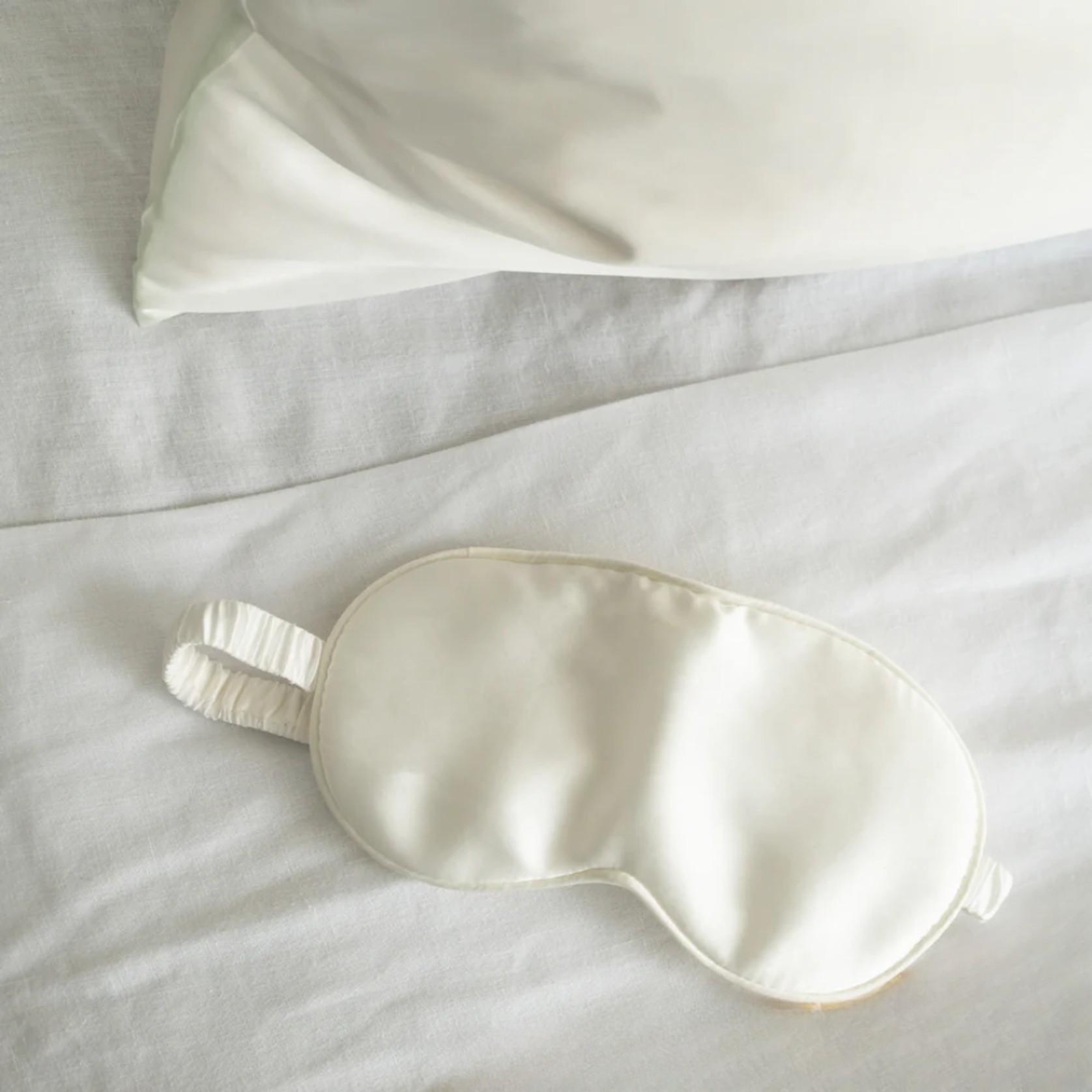 100% Pure Silk Gift Set- Milk gallery detail image