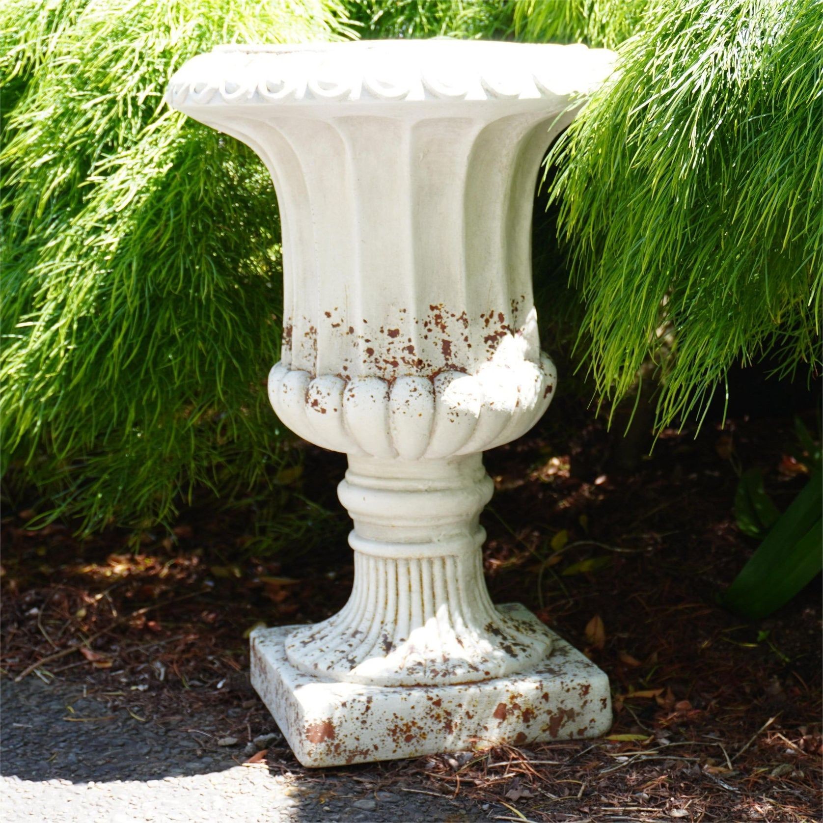 Timeless Victorian Urn gallery detail image