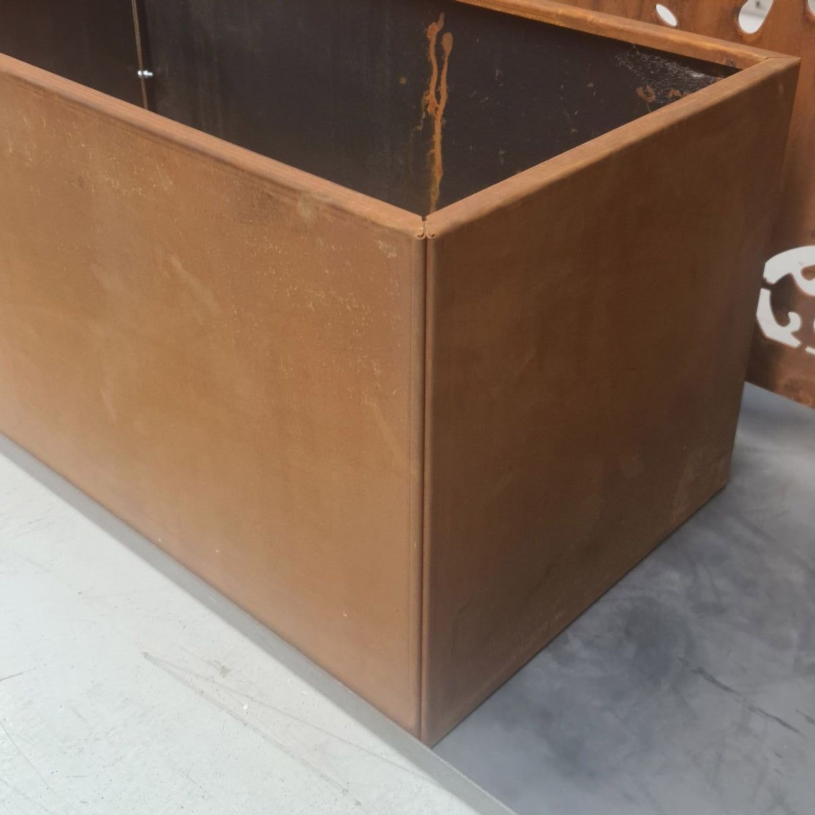 Privacy Planters - Flatpack Corten Steel 700mm High gallery detail image