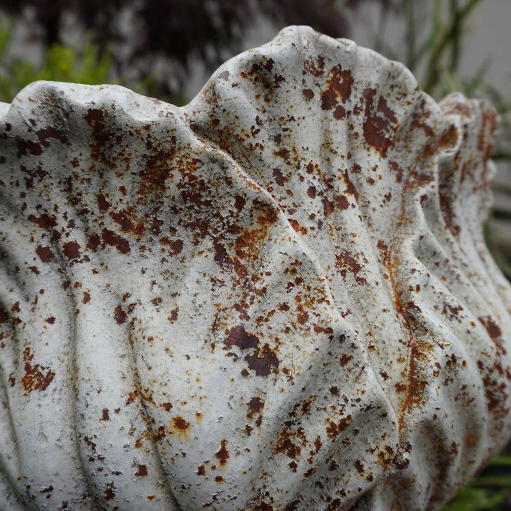 Acanthus Urn gallery detail image
