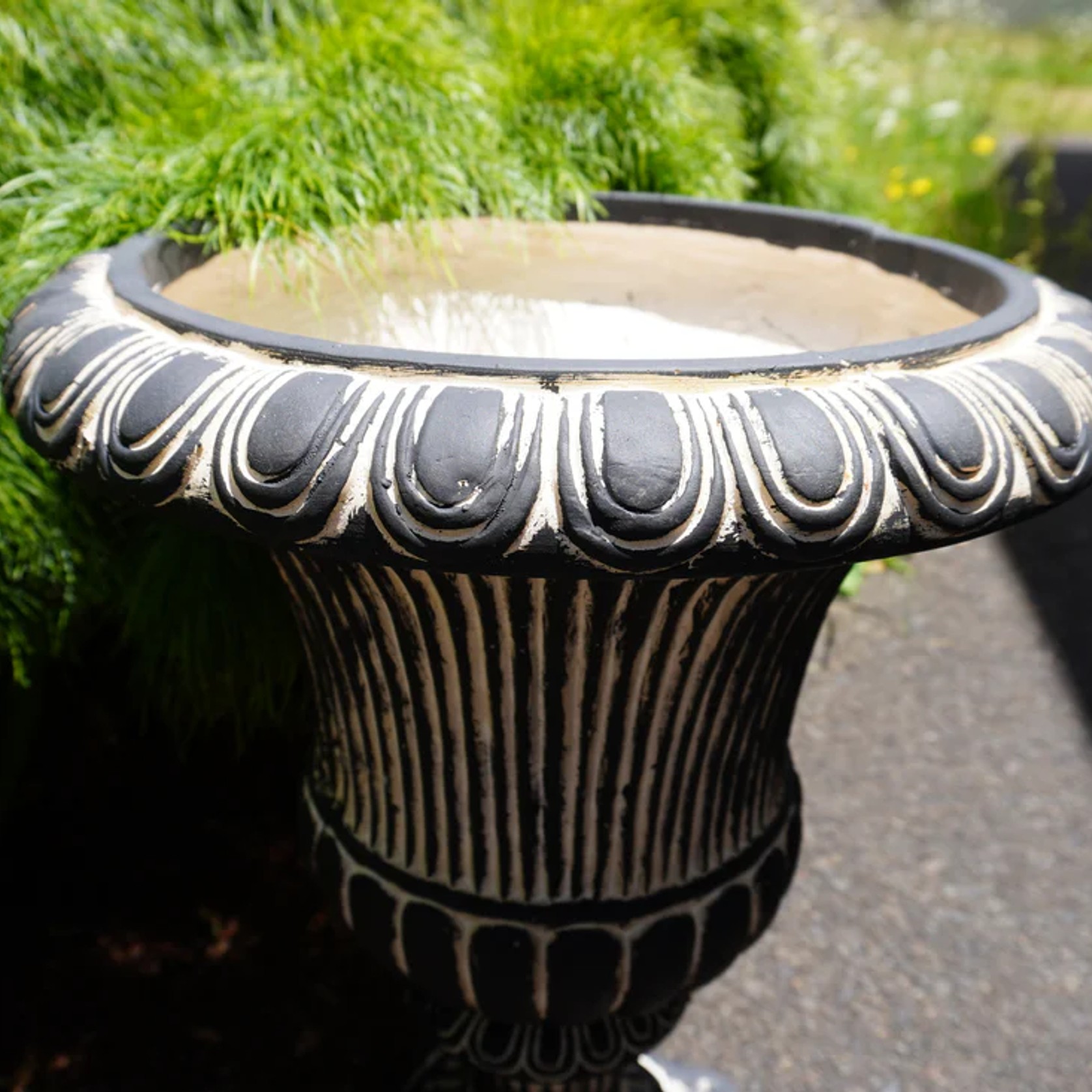 Black Regal Medici Urn gallery detail image