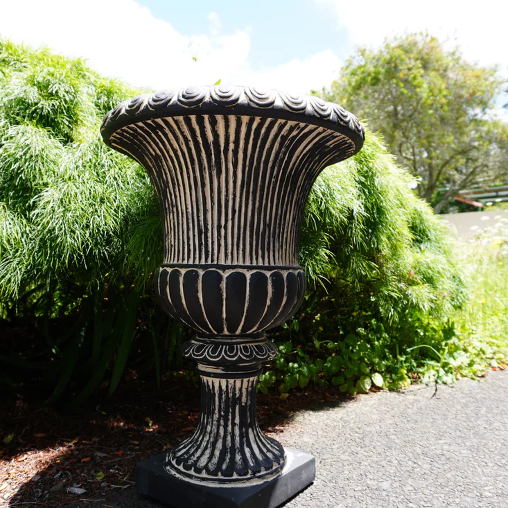 Black Regal Medici Urn gallery detail image