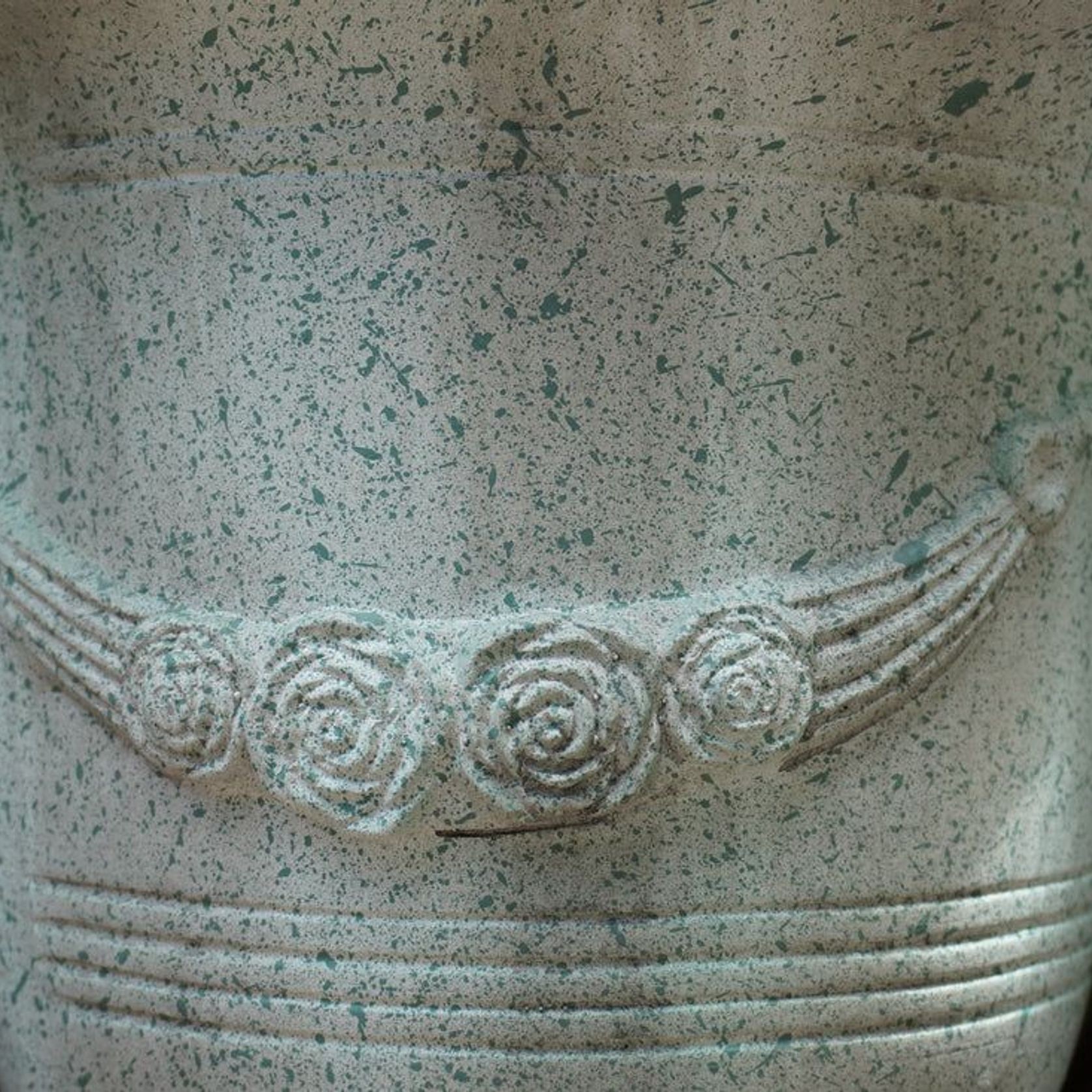 Antique Style Anduze Urn gallery detail image
