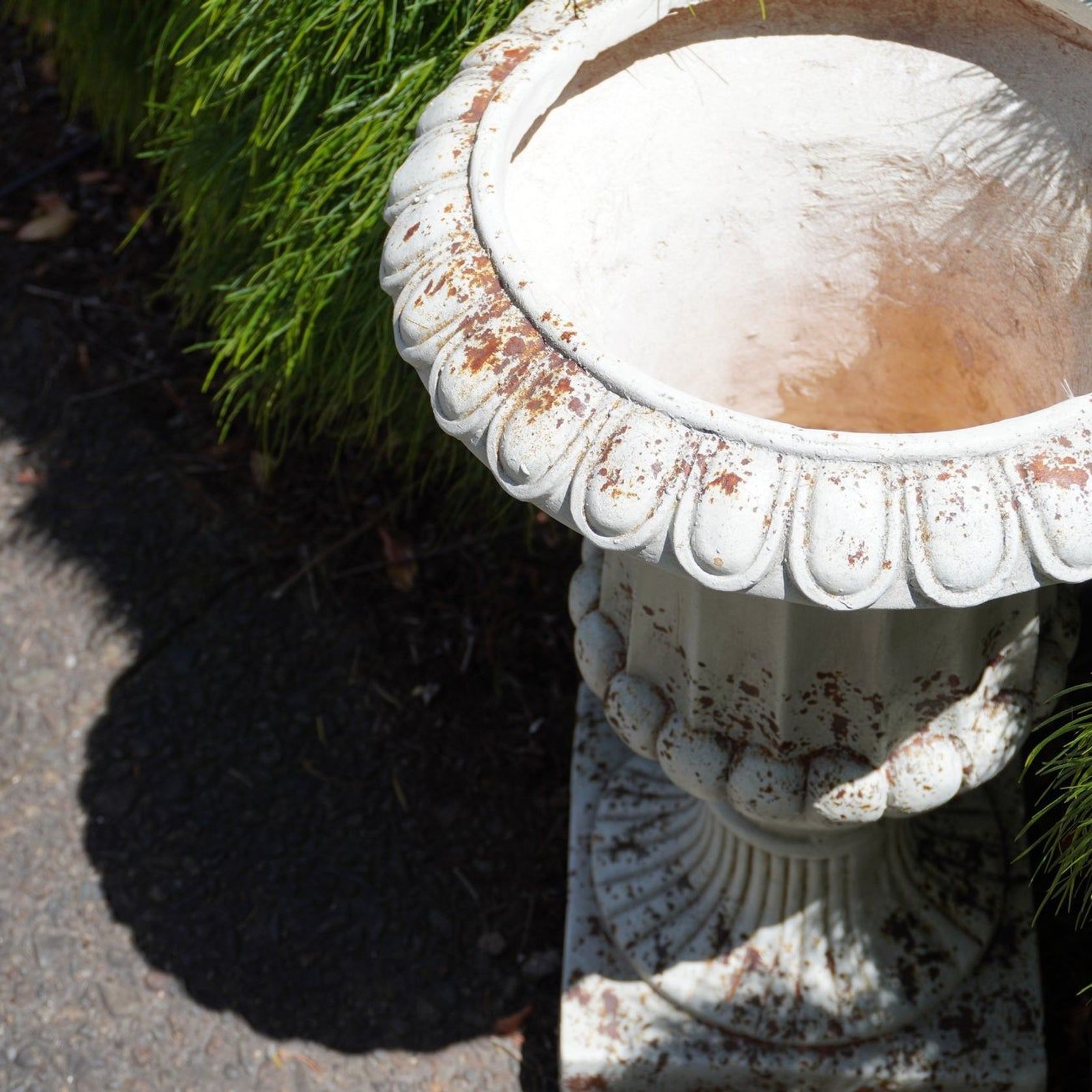Timeless Victorian Urn gallery detail image