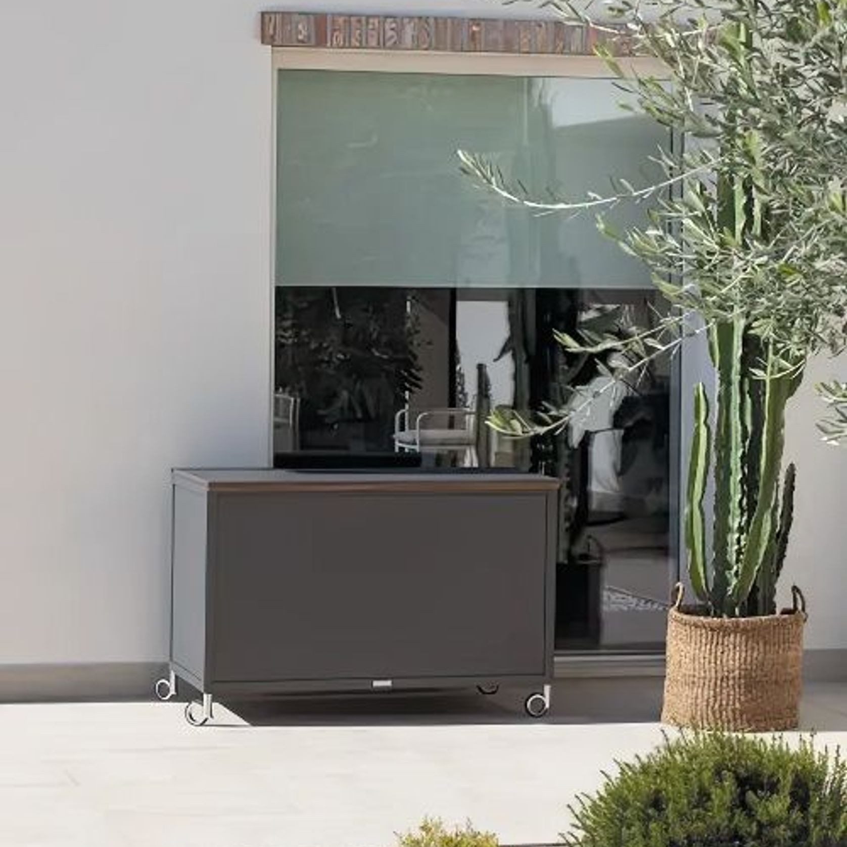 FLAIR Planter gallery detail image