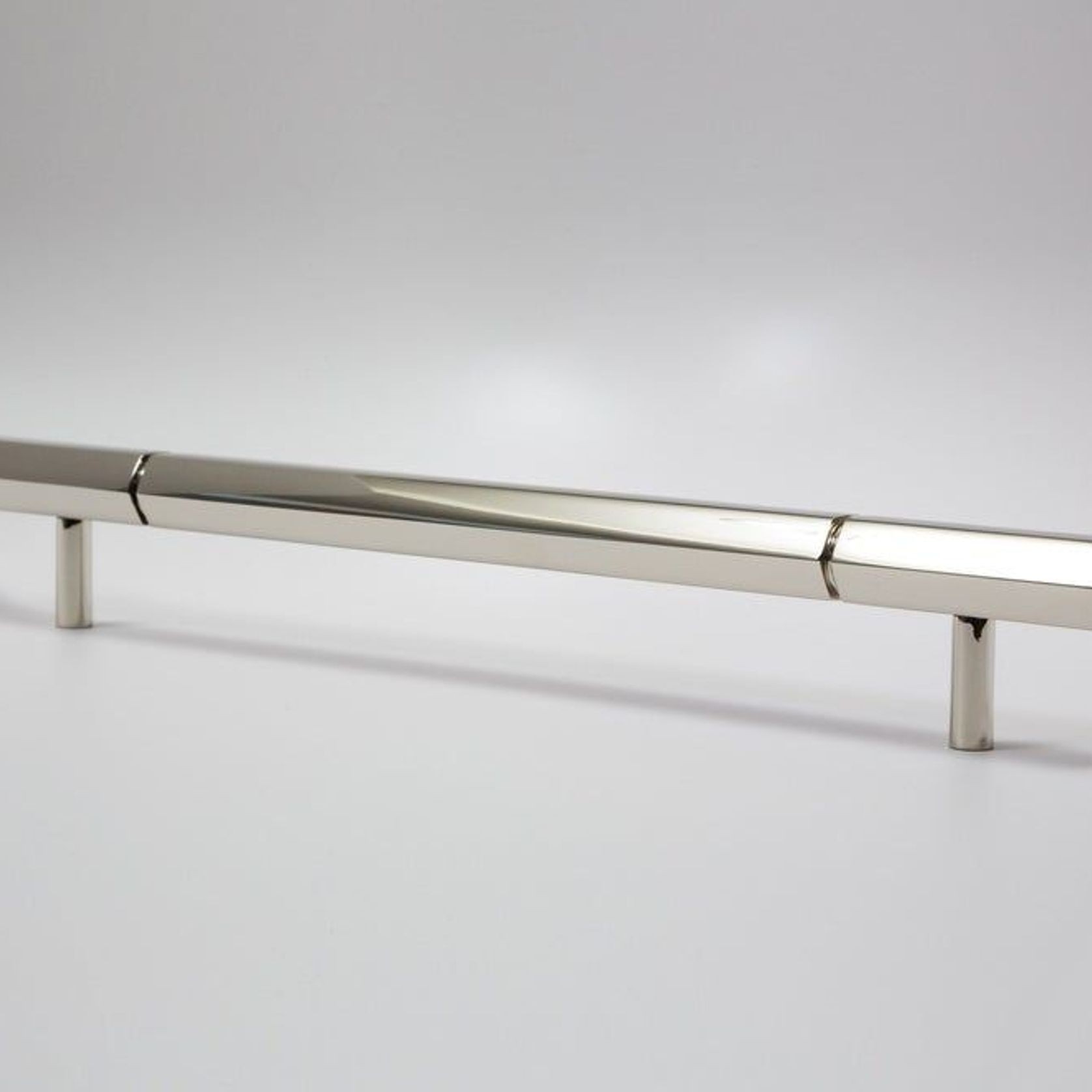 Facet 01L gallery detail image