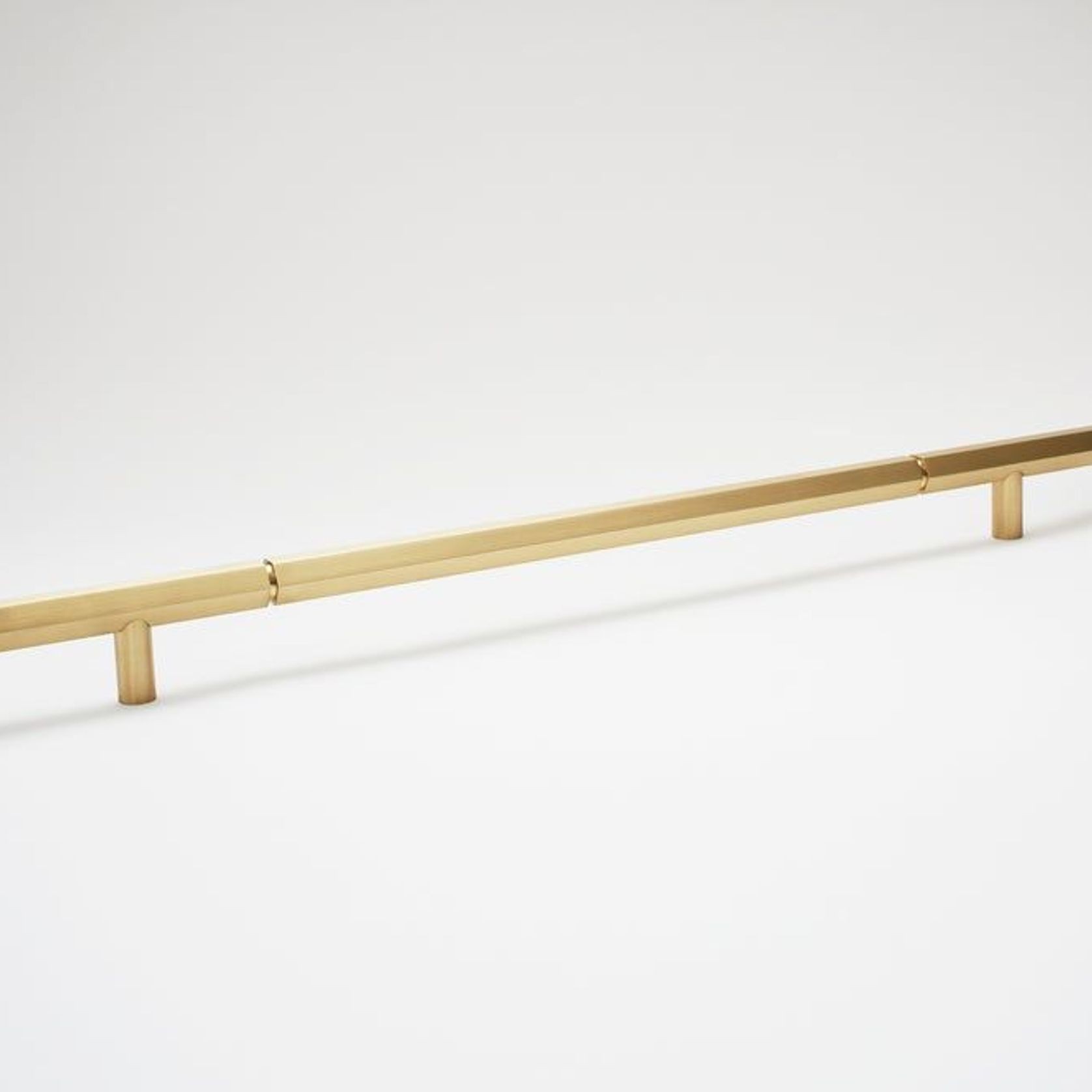 Facet 01L18 gallery detail image