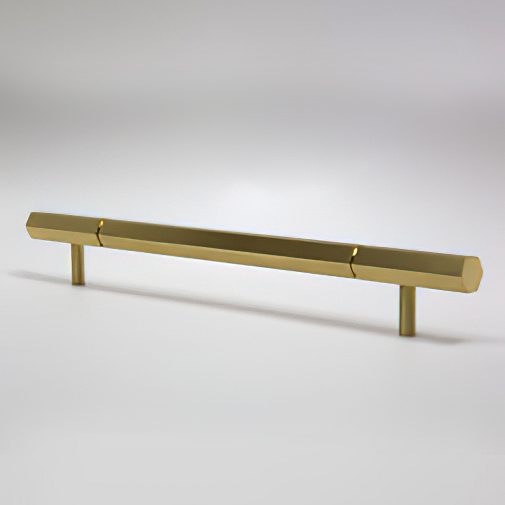 Facet 01L gallery detail image