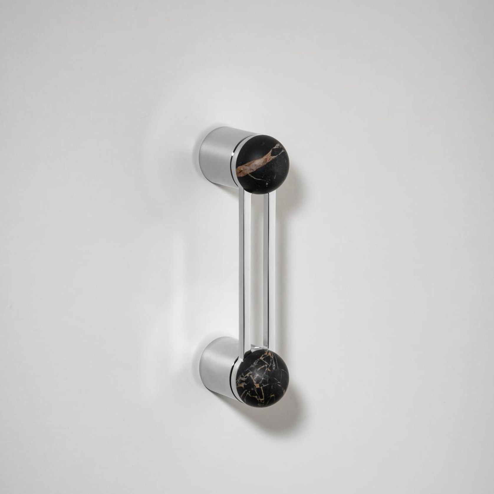 H04 Pull Handle Short gallery detail image