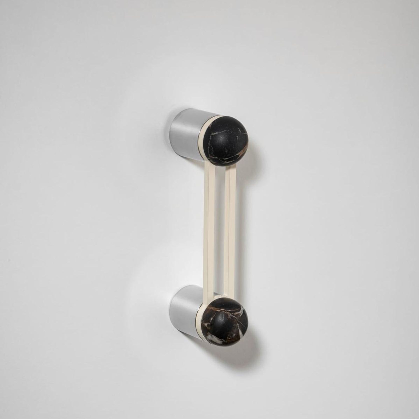 H04 Pull Handle Short gallery detail image
