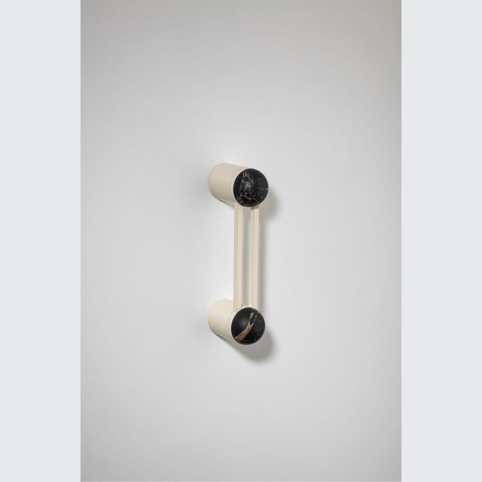 H04 Pull Handle Short gallery detail image