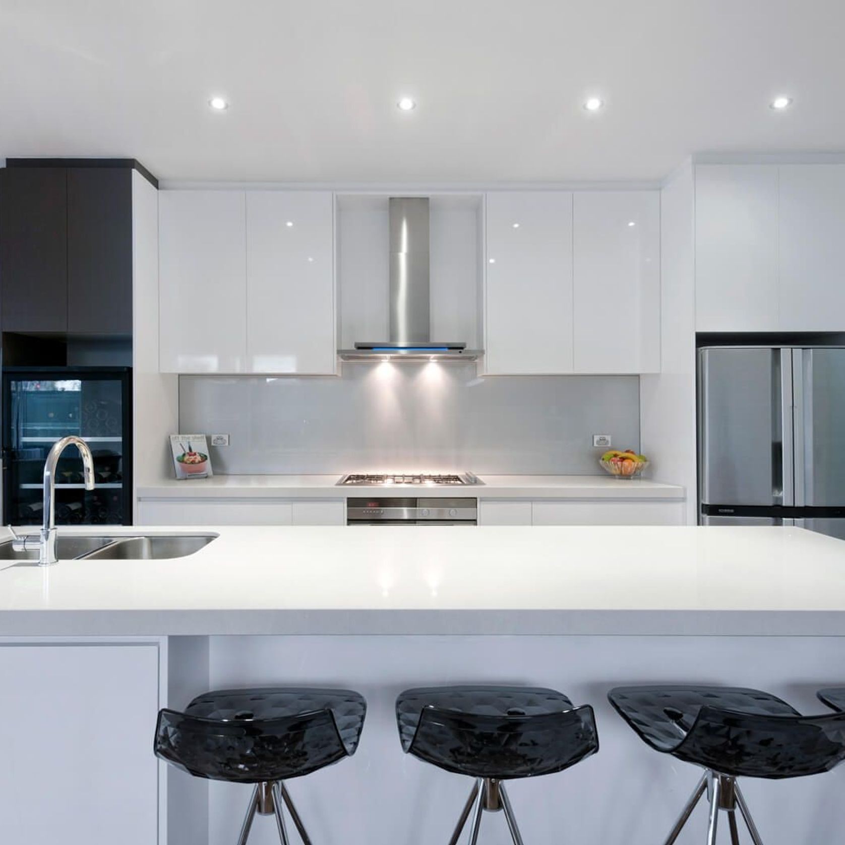 Silent Wallmount Rangehood 900mm - DS3131-R2S gallery detail image