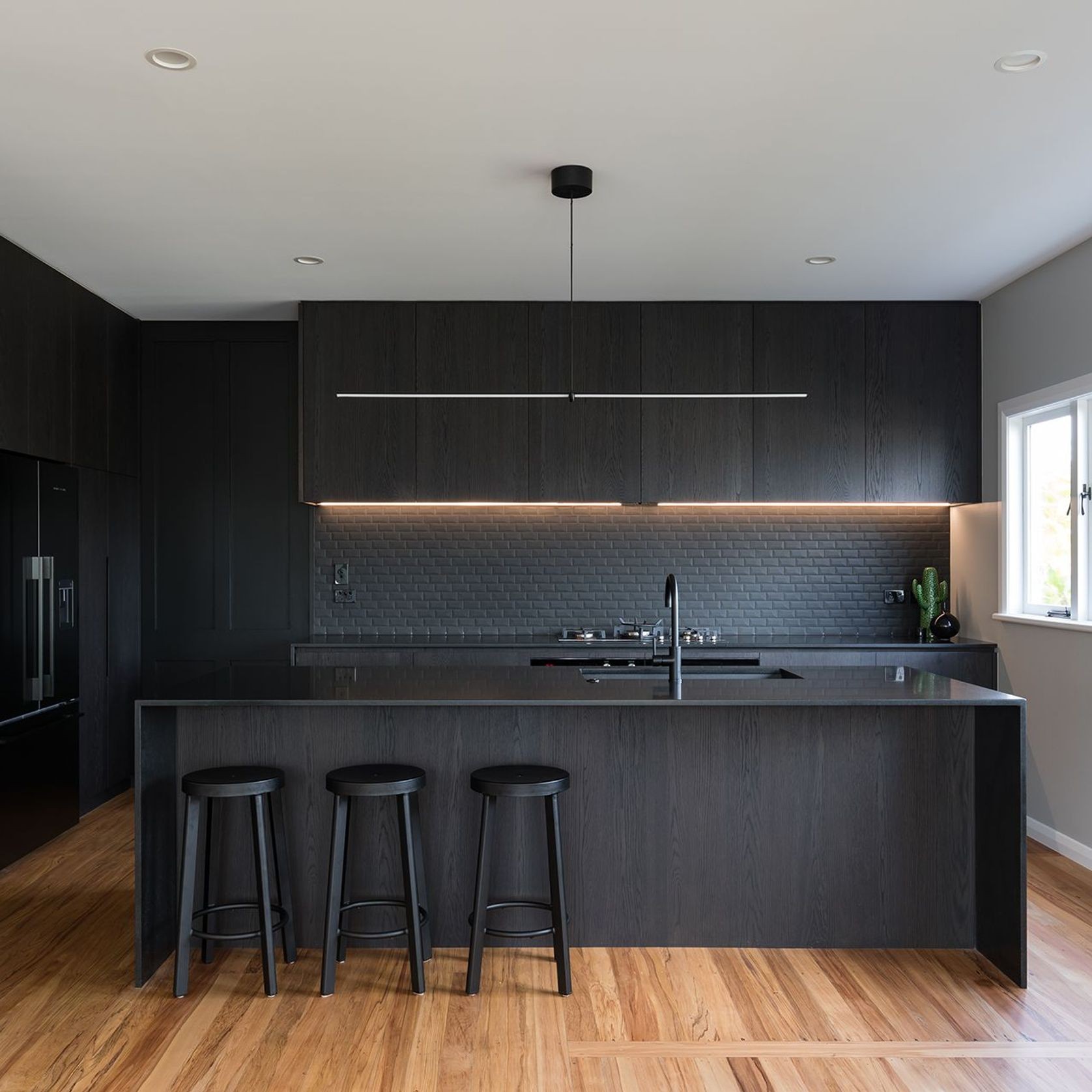 Silent Undermount Rangehood 900mm - UM1170-9S gallery detail image