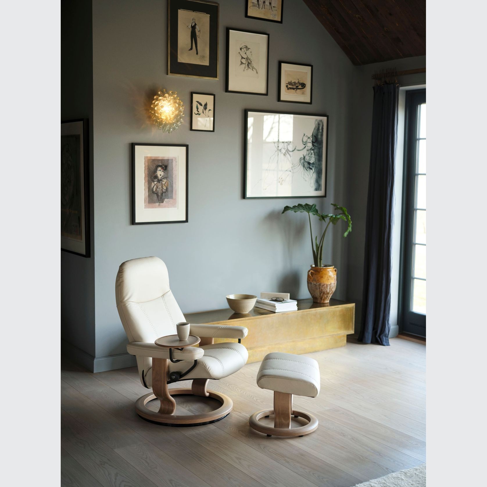 Stressless® Consul (M) Classic Recliner gallery detail image