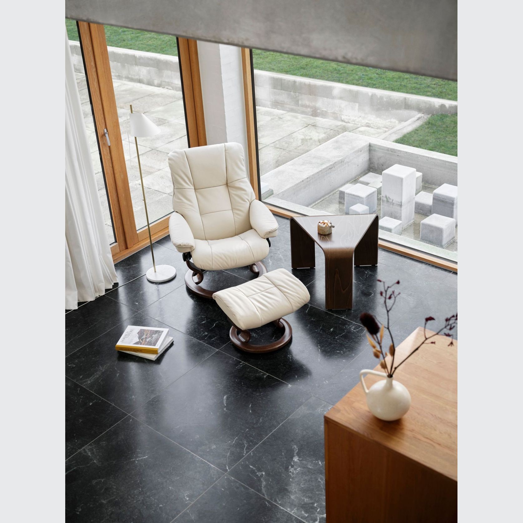 Stressless® Mayfair (M) Classic Recliner gallery detail image