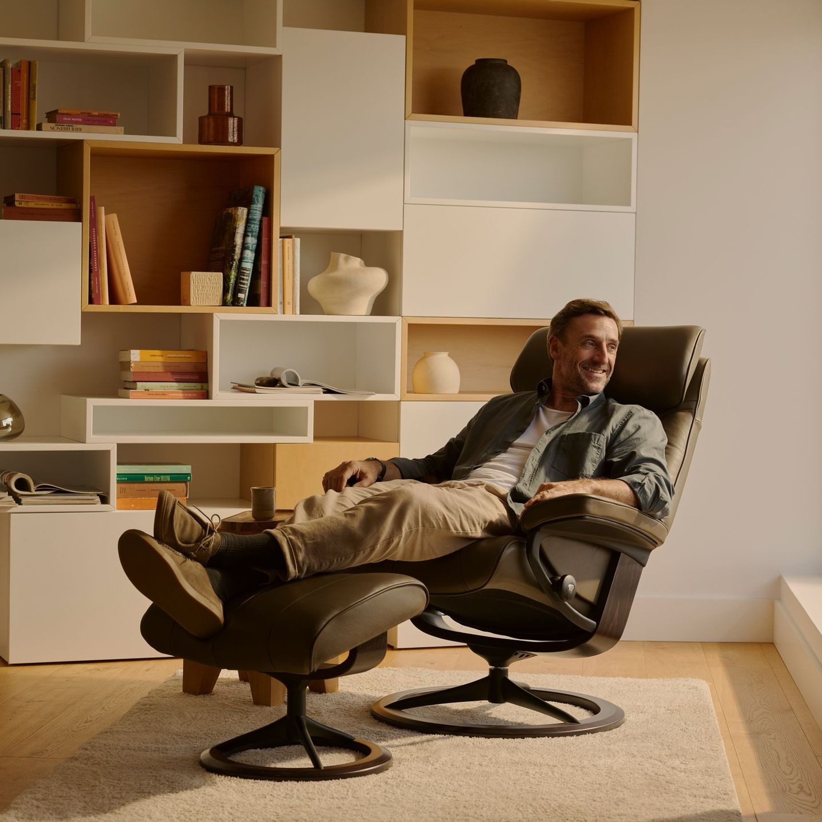 Stressless® Paul Recliner gallery detail image