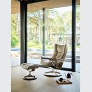 Stressless® Wing (M) Classic Recliner gallery detail image