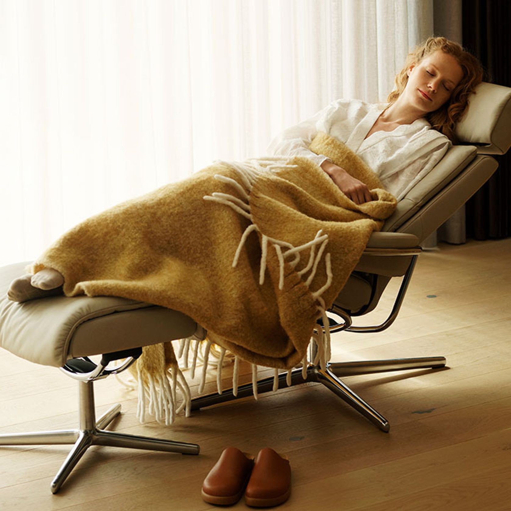 Stressless® Tokyo with Adjustable Headrest gallery detail image