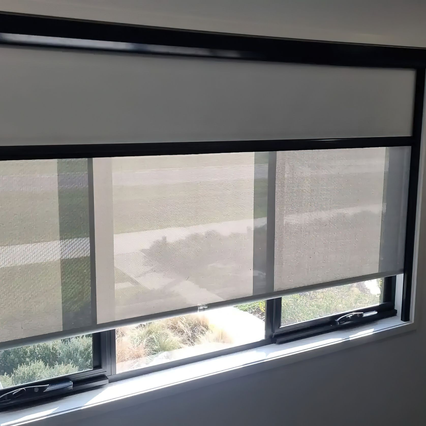 Indiana : Chainless Roller Blind gallery detail image