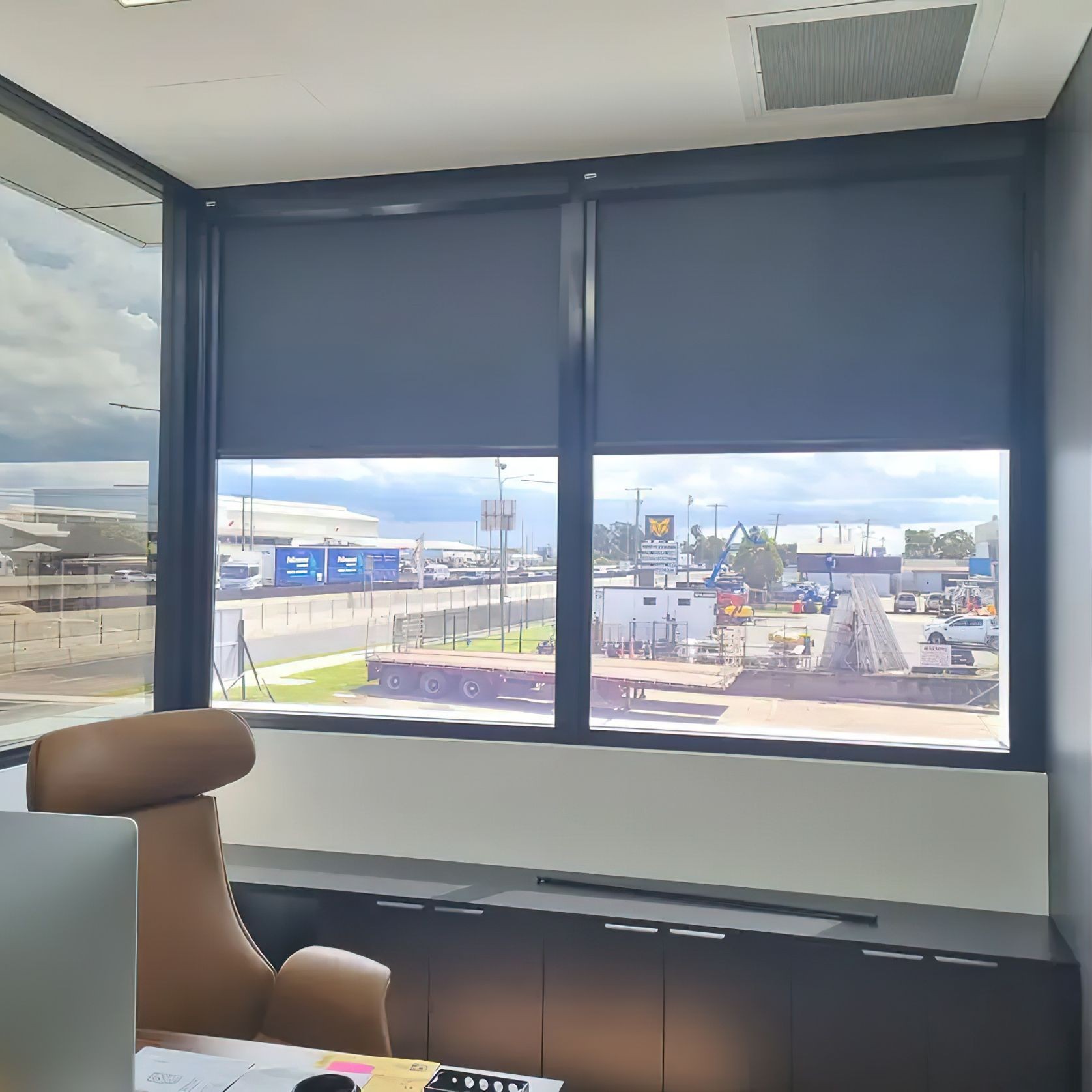 ScreenAway | Indoor BlackOut Blind gallery detail image