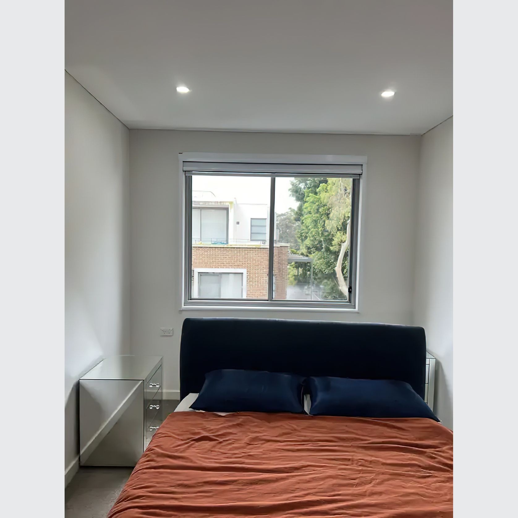 Indiana : Chainless Roller Blind gallery detail image