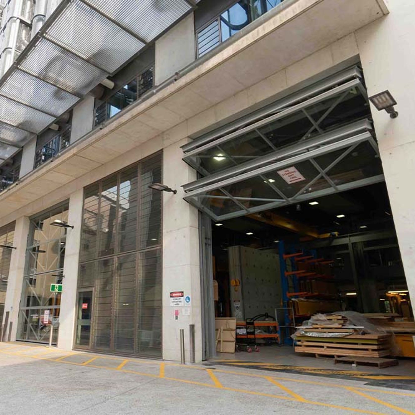 SC4000 Four-Leaf Foldaway Counterweight Balanced Door | Counterweight Doors gallery detail image