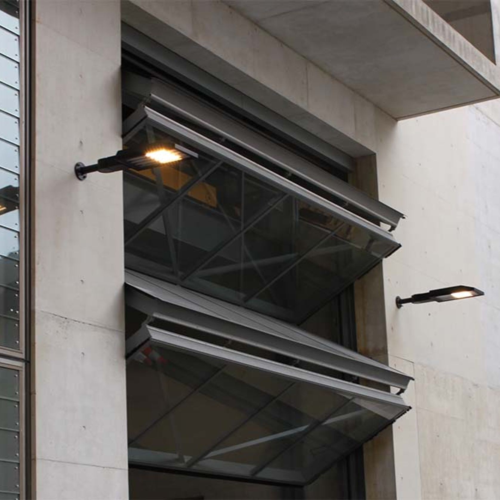 SC4000 Four-Leaf Foldaway Counterweight Balanced Door | Counterweight Doors gallery detail image