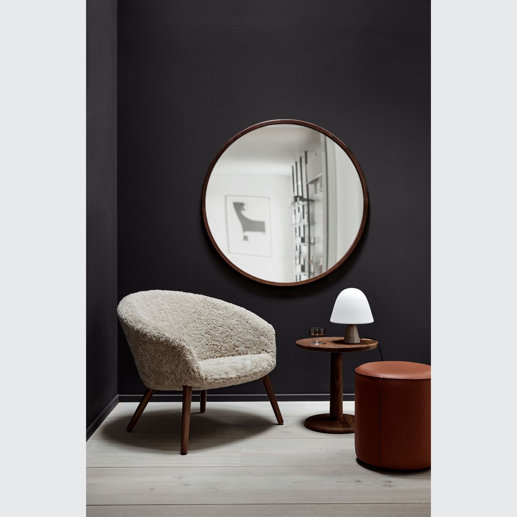 Silhouette Mirror Round by Fredericia gallery detail image