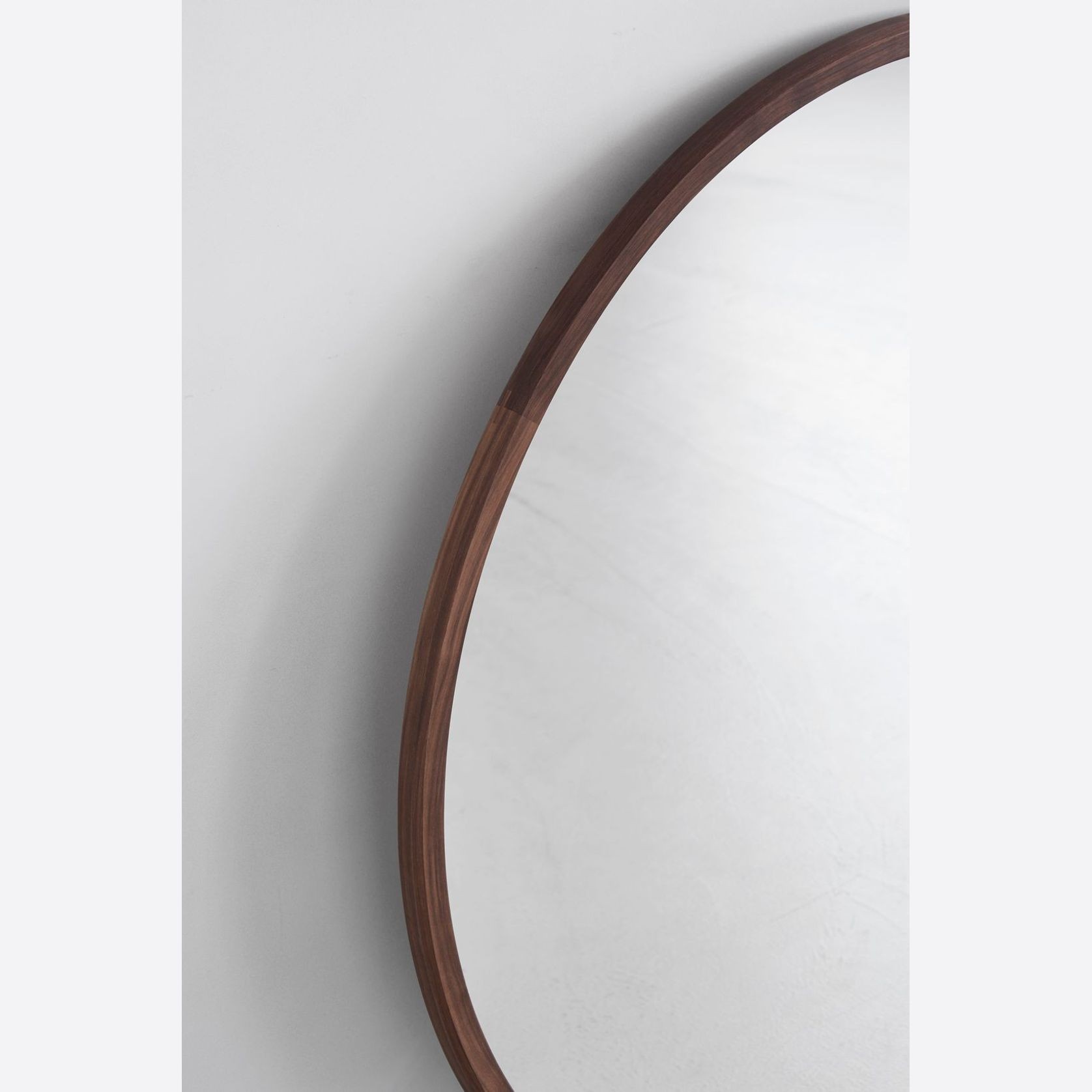 Silhouette Mirror Round by Fredericia gallery detail image