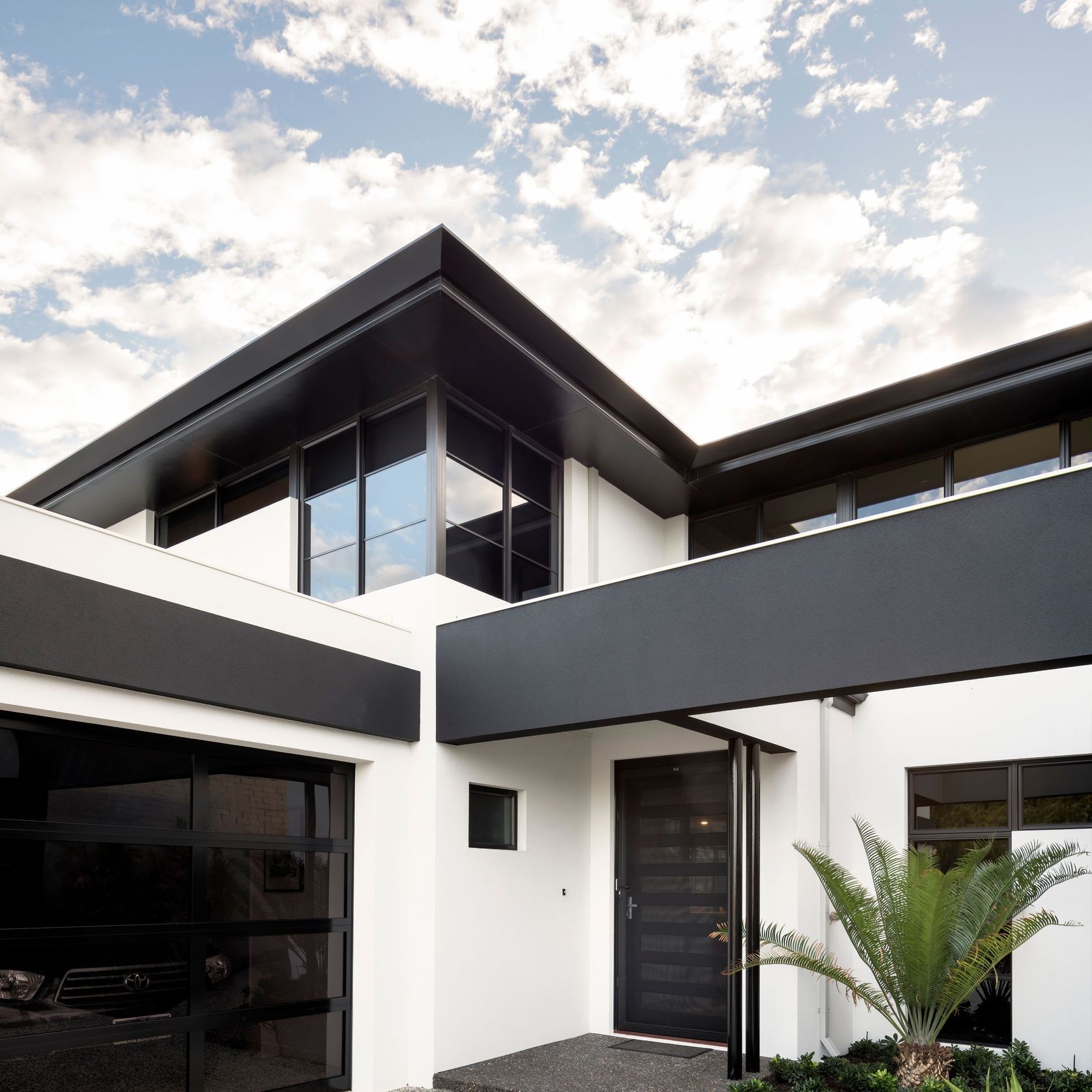Panoramic Sectional Door gallery detail image