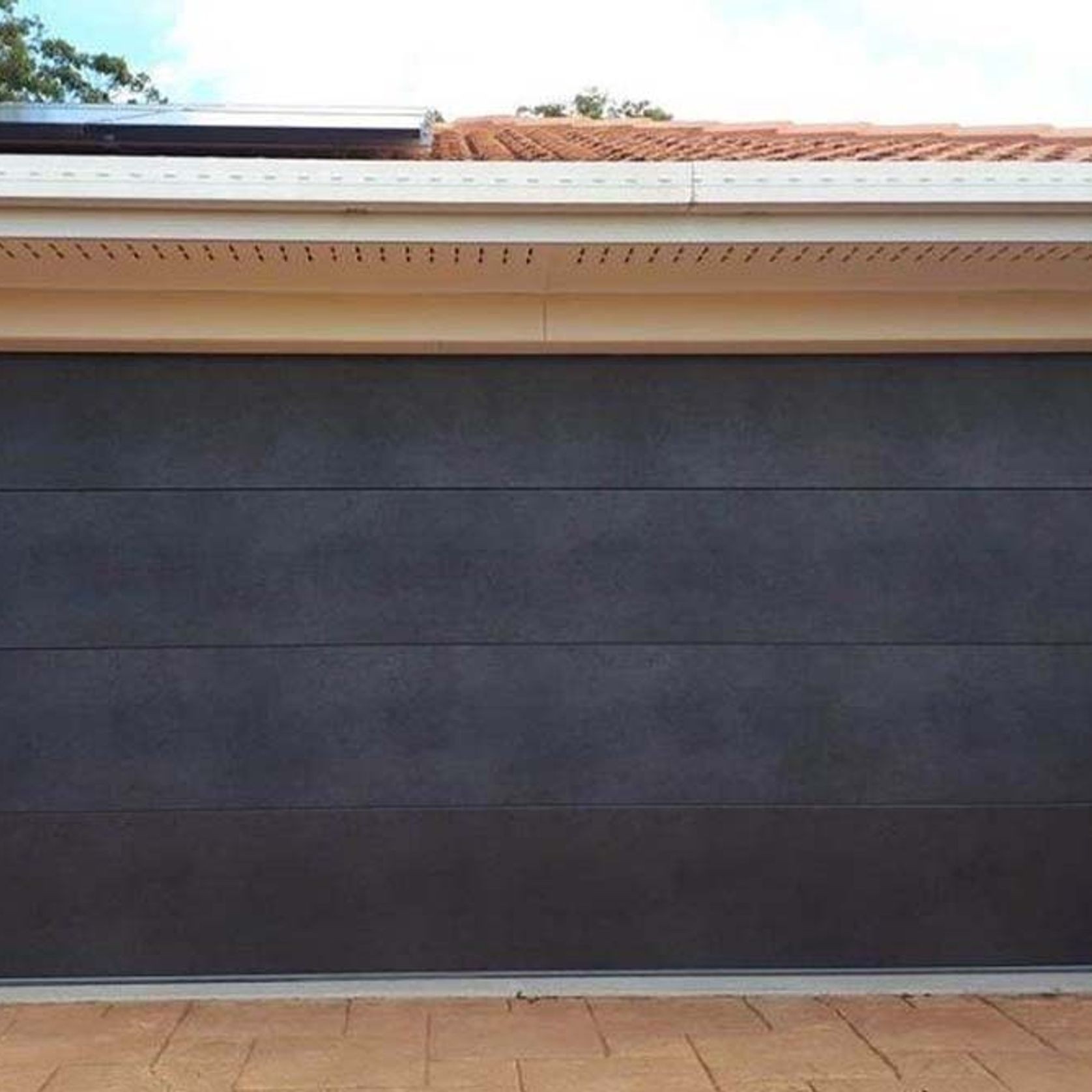UniCote® LUX Garage Doors | Sectional Doors gallery detail image