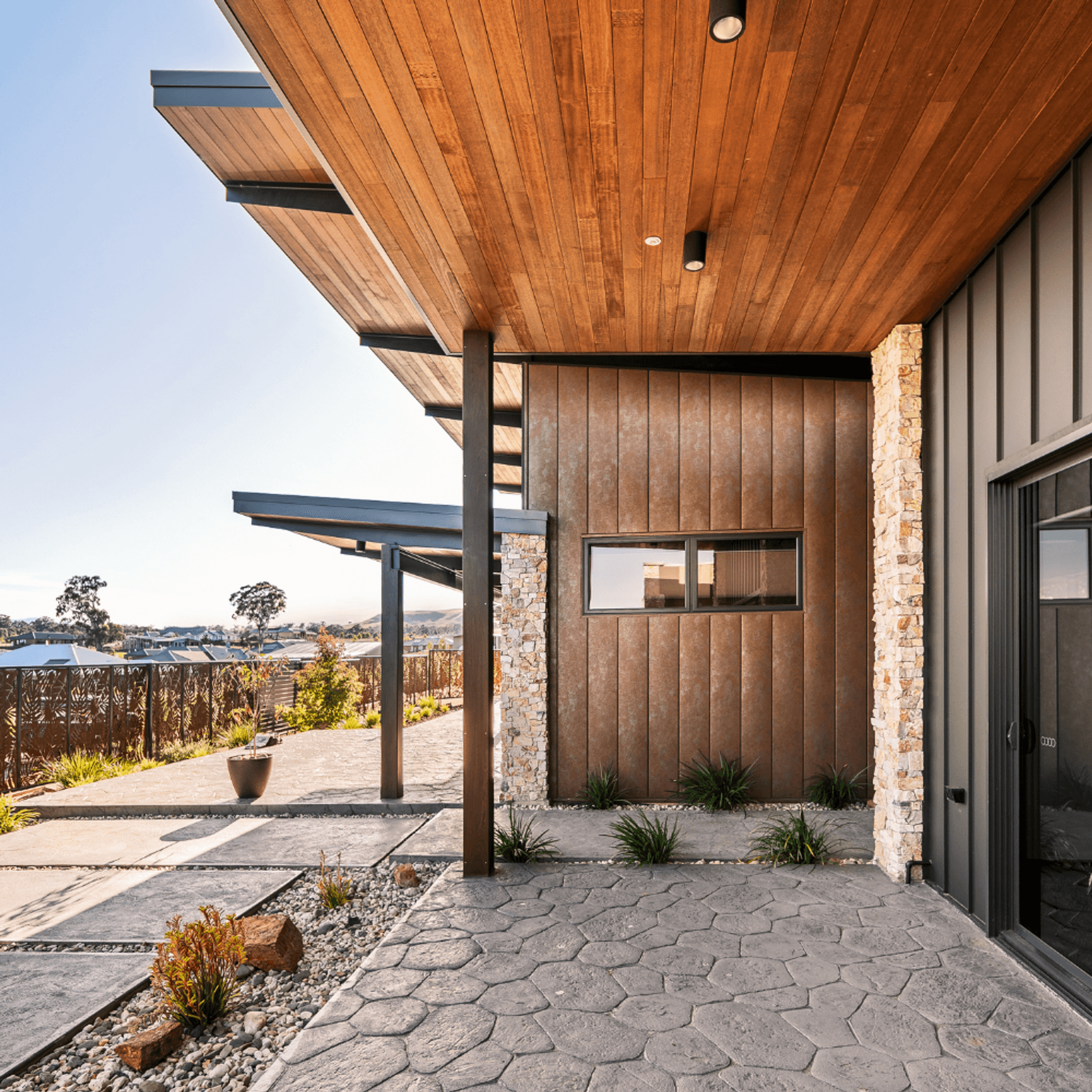UniCote® LUX | Weathered Iron gallery detail image