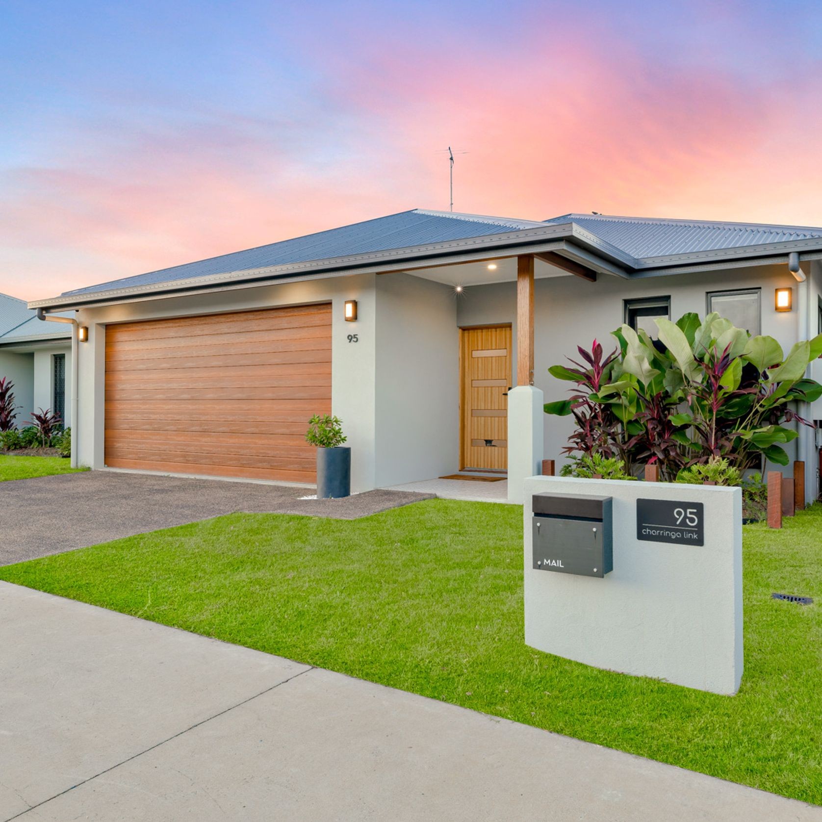DecoWood® Garage Doors | Timber Look gallery detail image